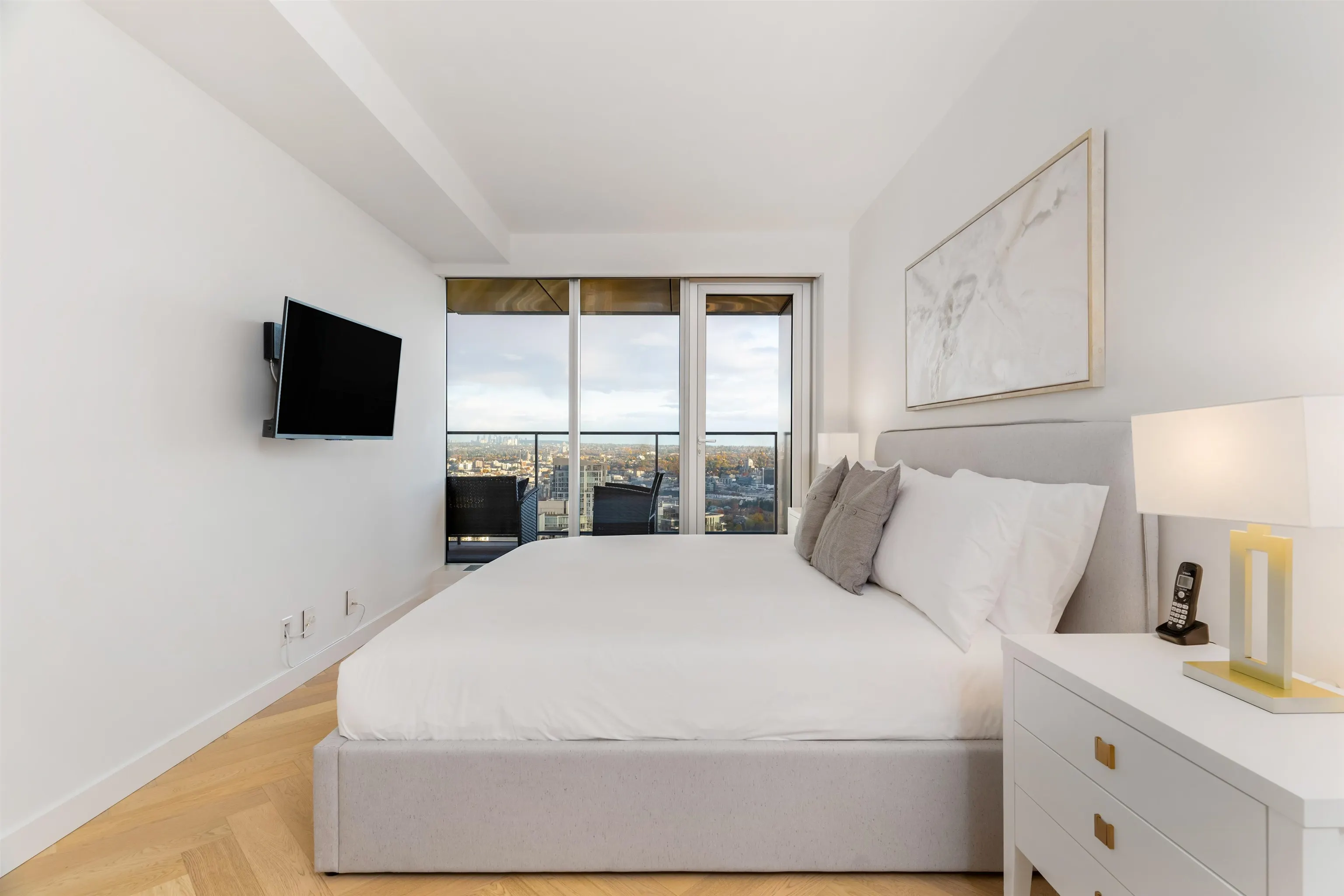 1480 Howe Street #4906