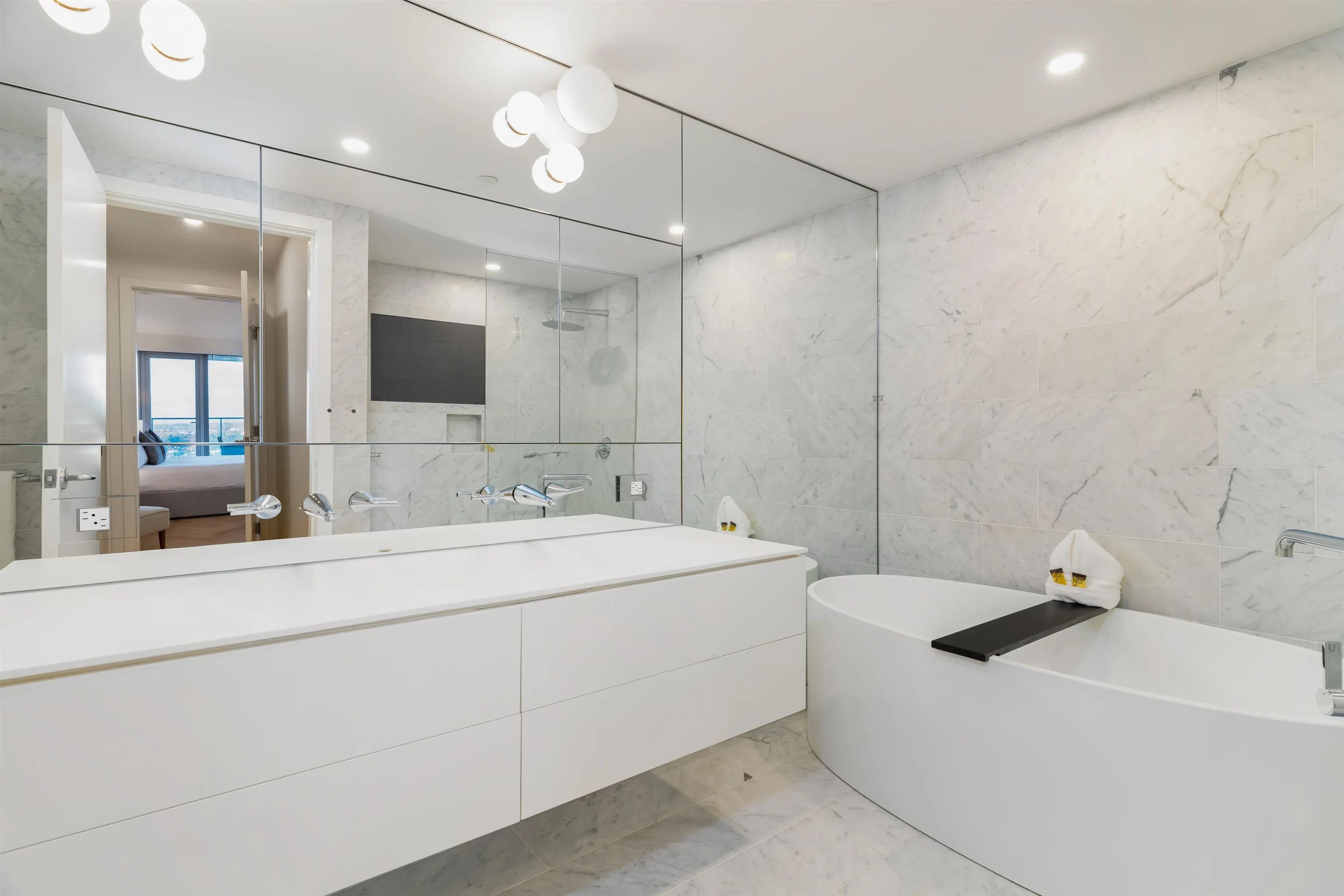 1480 Howe Street #4906