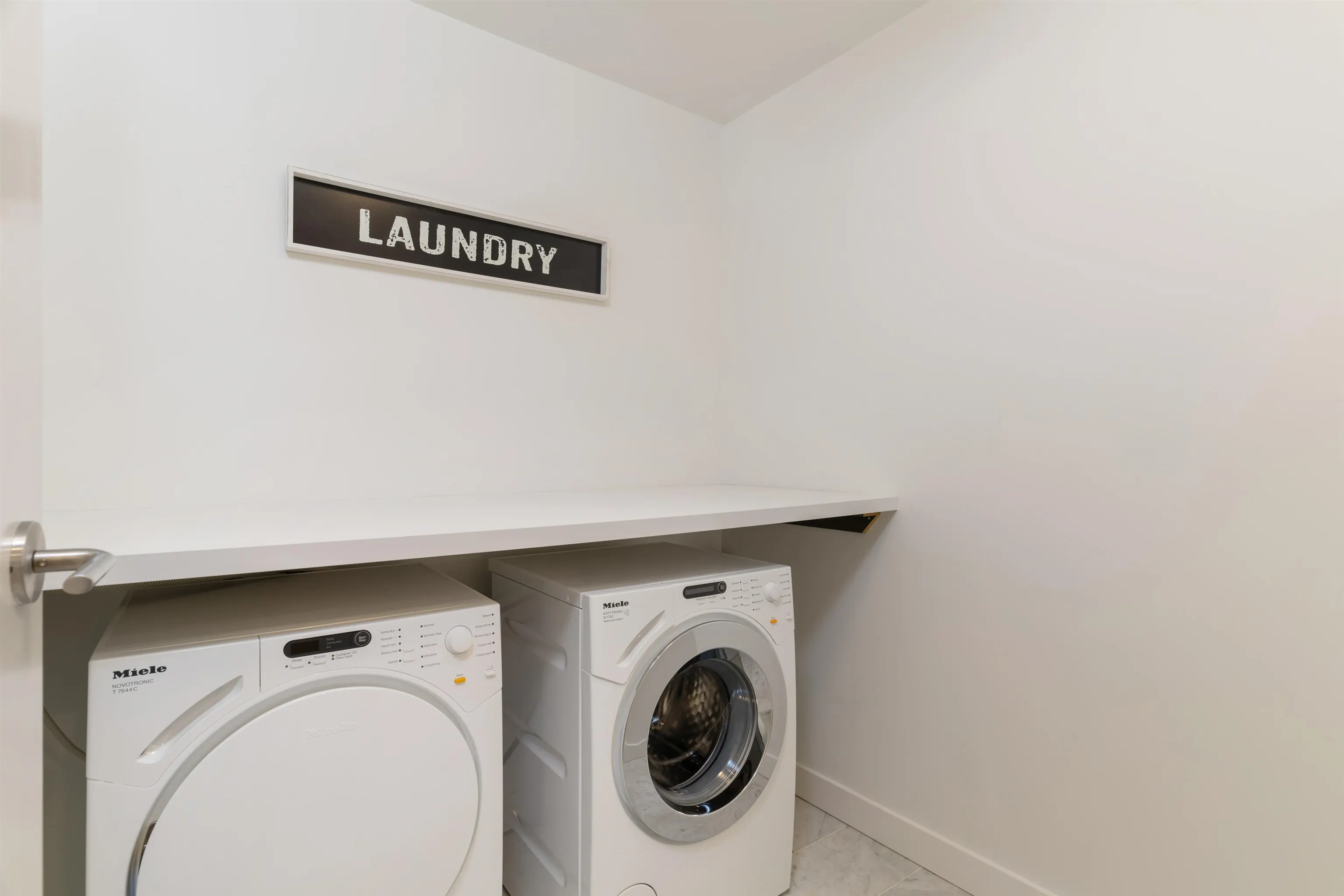 1480 Howe Street #4906