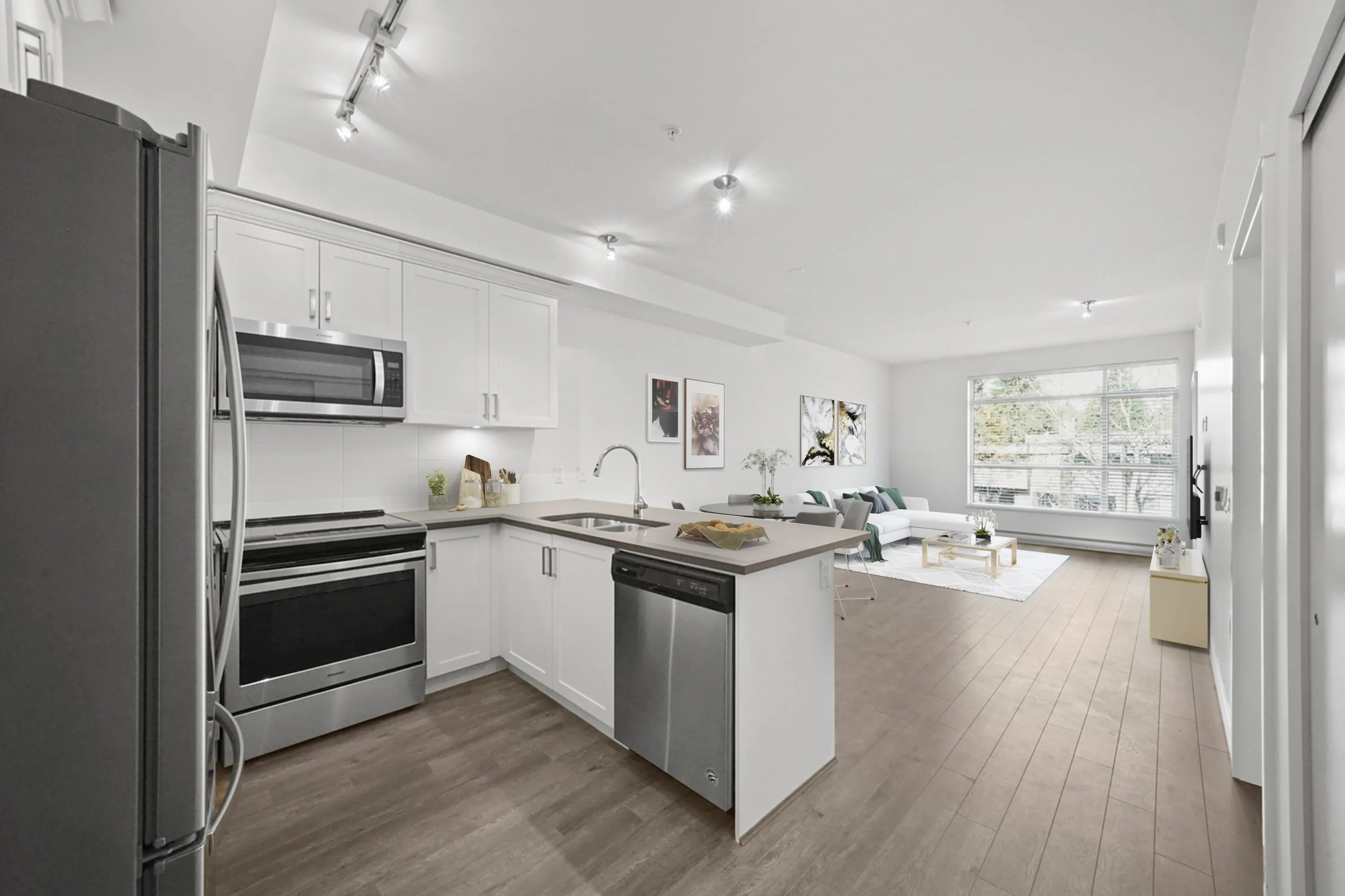 2436 Kelly Avenue #304