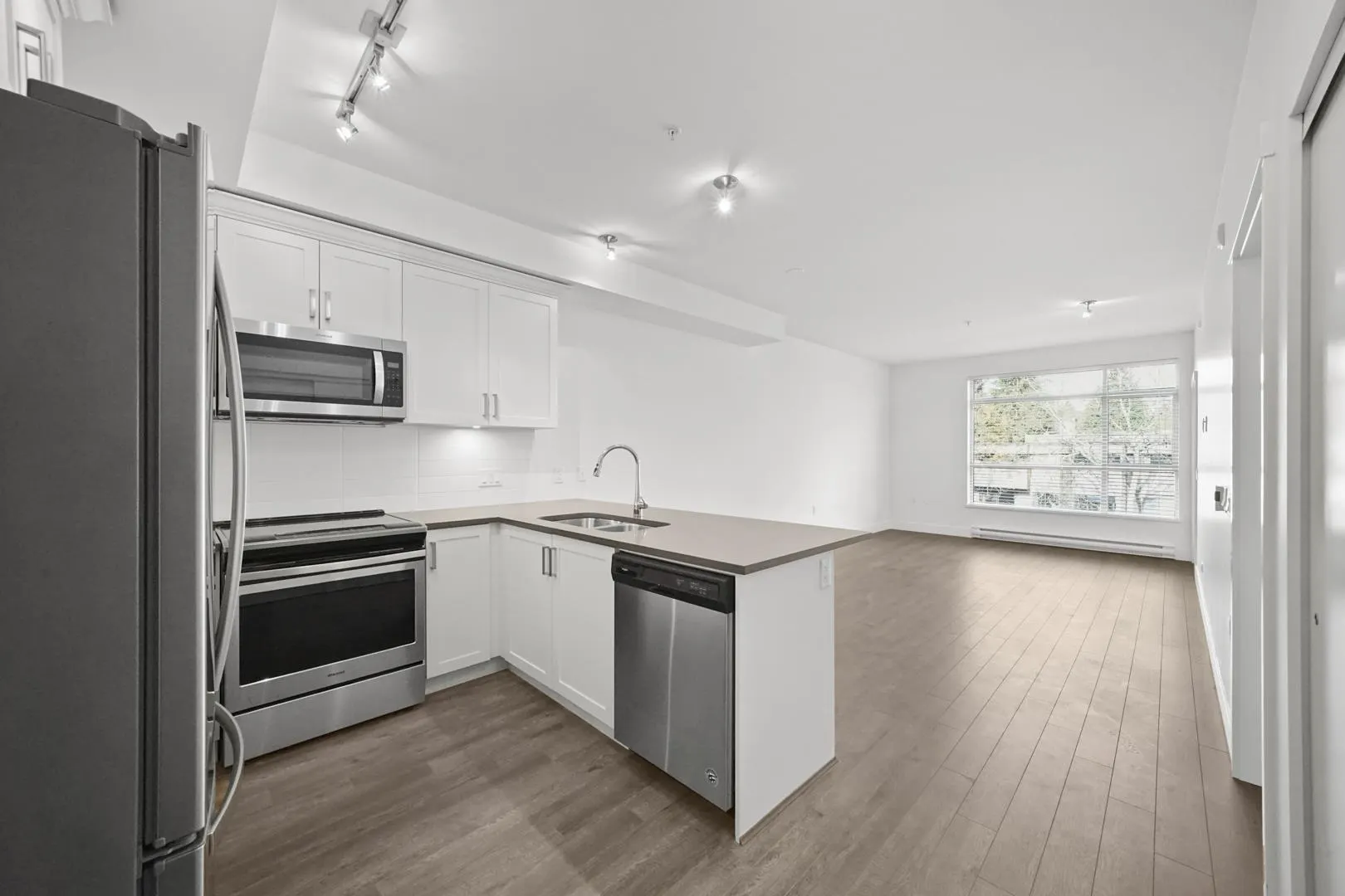 2436 Kelly Avenue #304