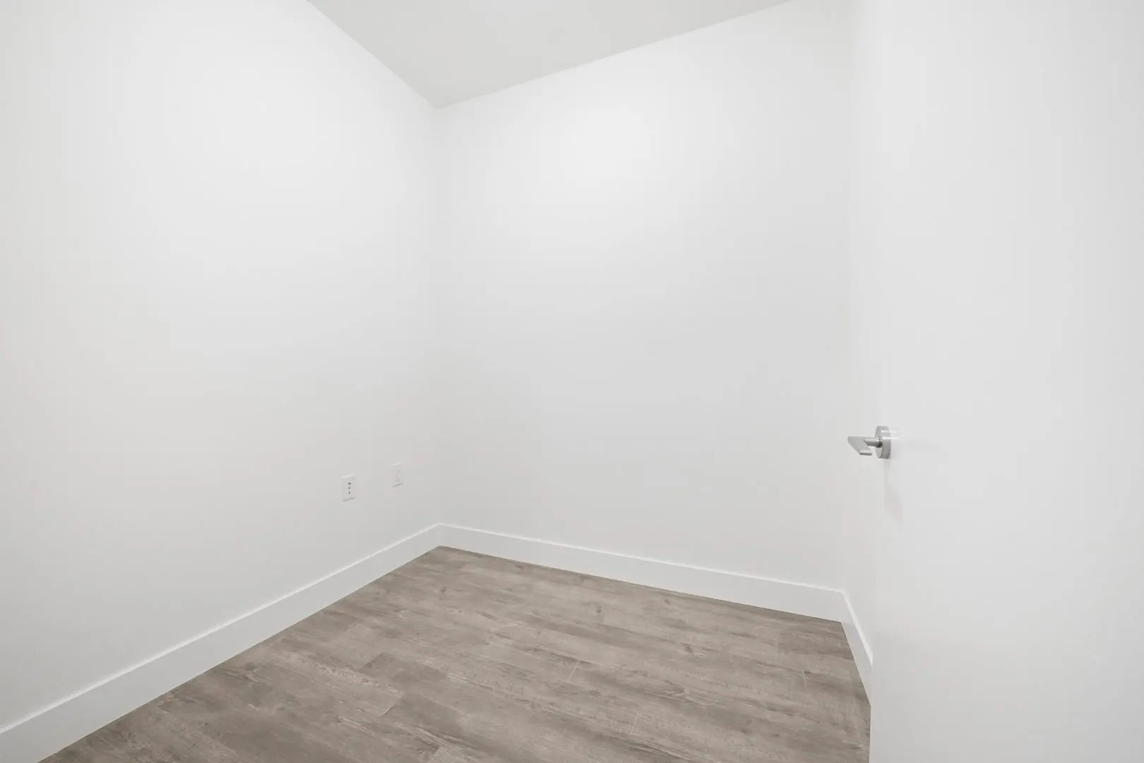 2436 Kelly Avenue #304