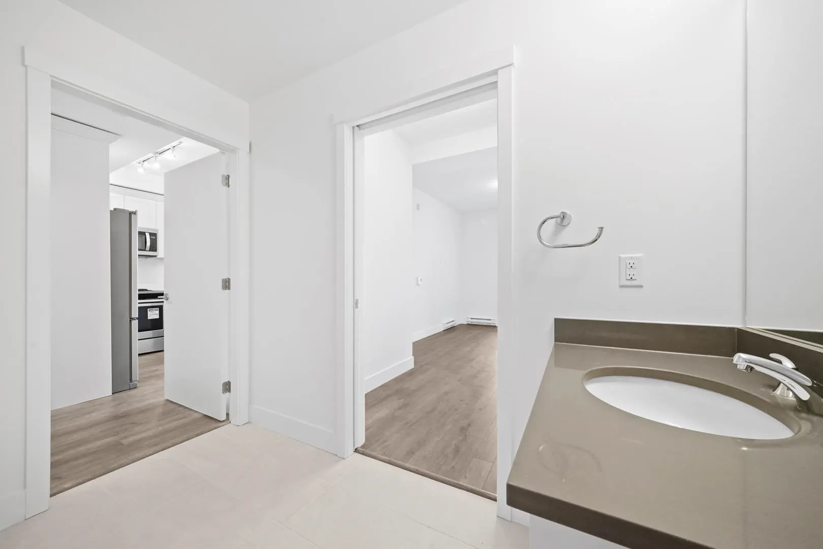 2436 Kelly Avenue #304