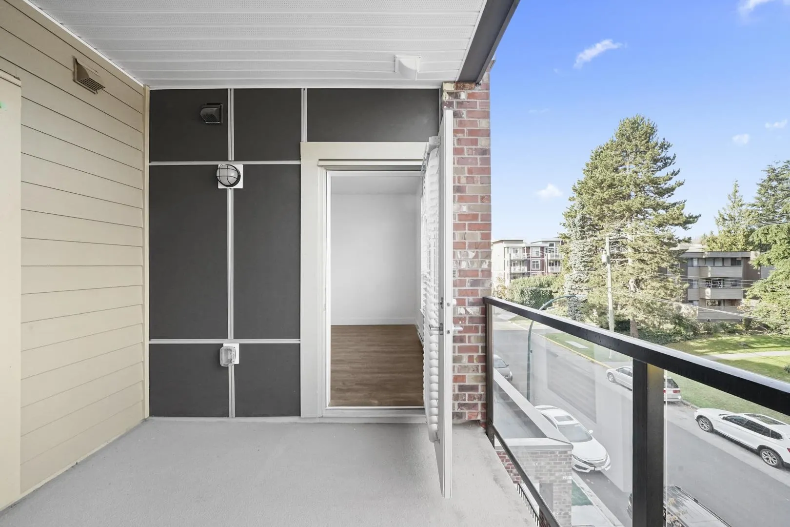 2436 Kelly Avenue #304