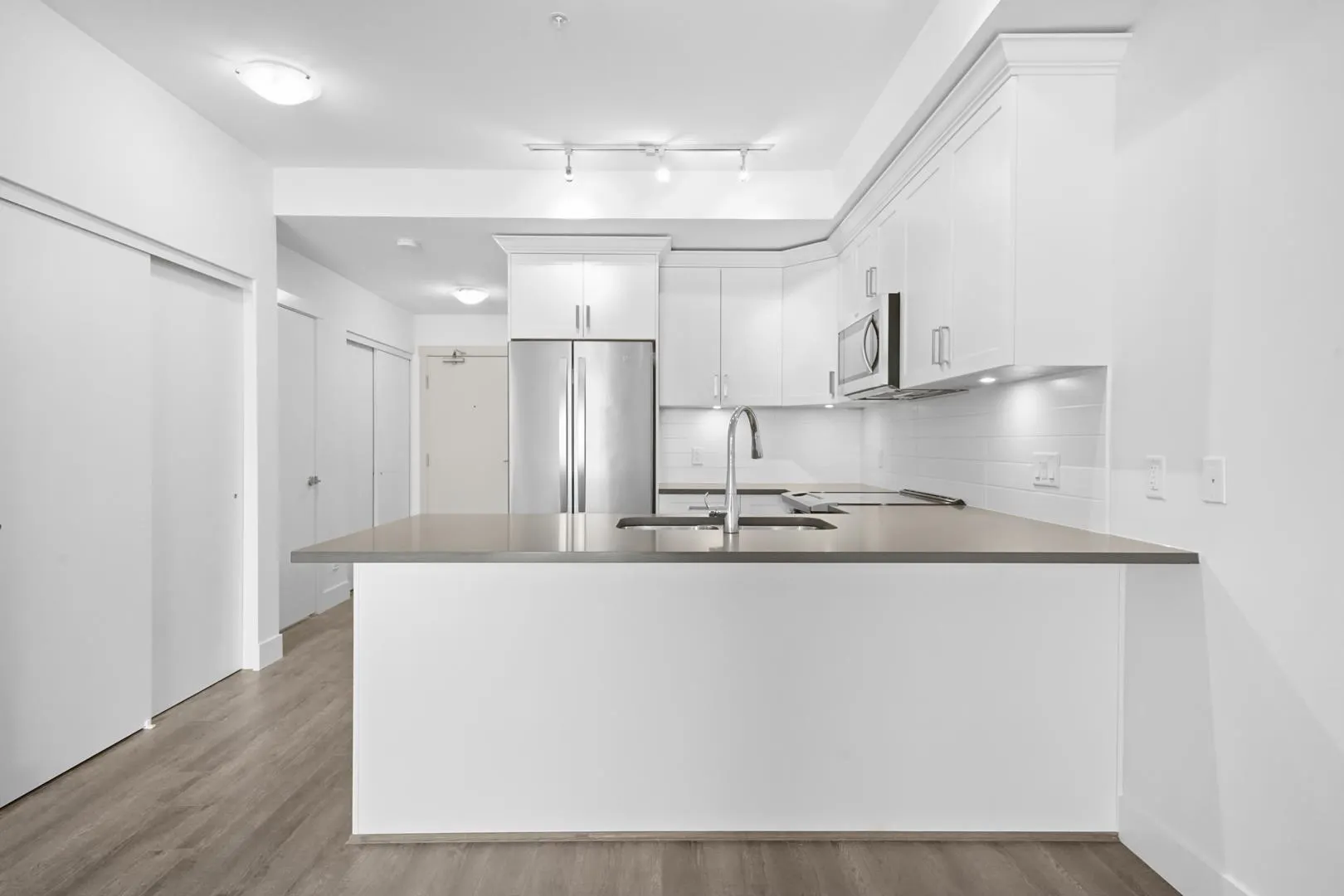 2436 Kelly Avenue #304