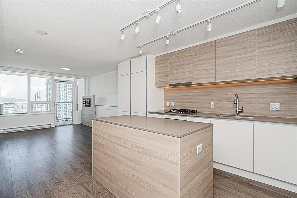 908 Quayside Drive #1512