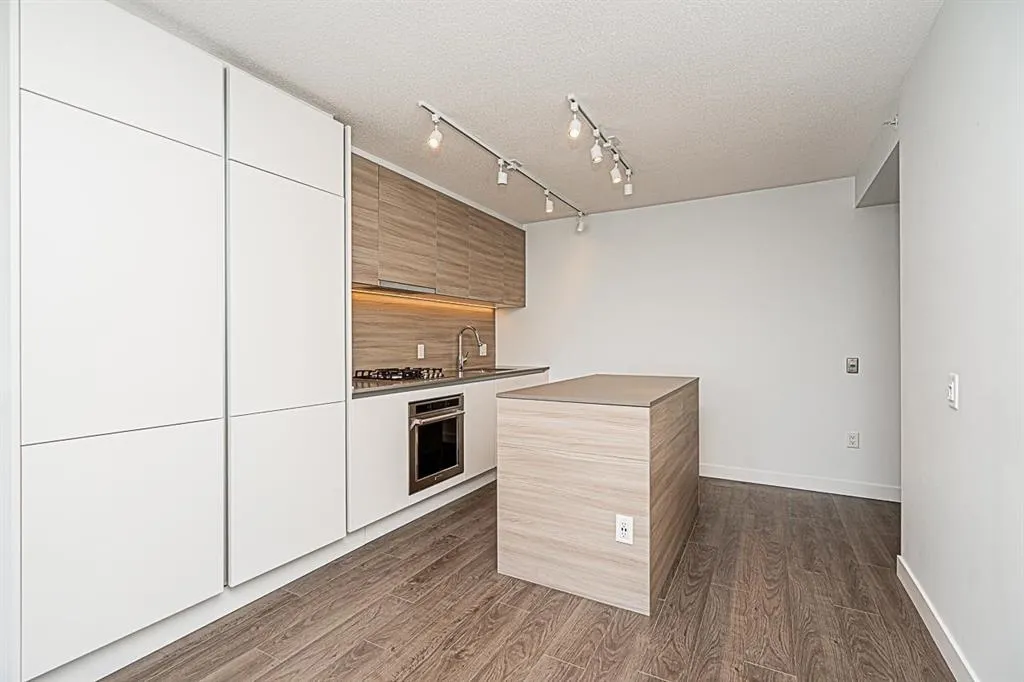 908 Quayside Drive #1512
