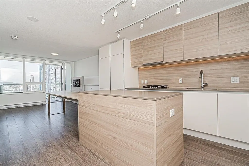 908 Quayside Drive #1512