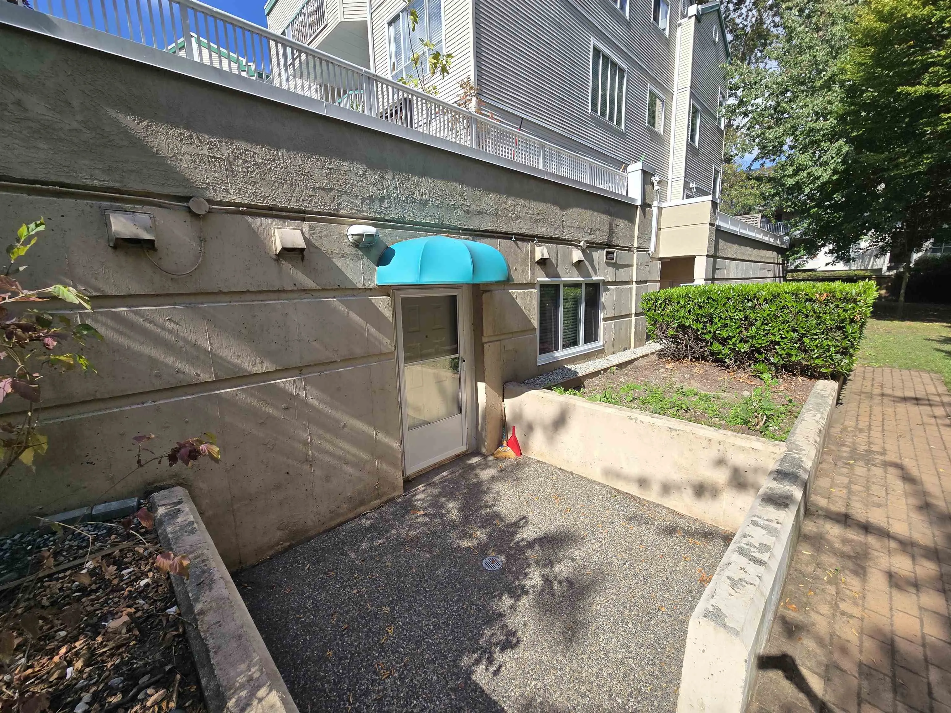 8655 Jones Road #100