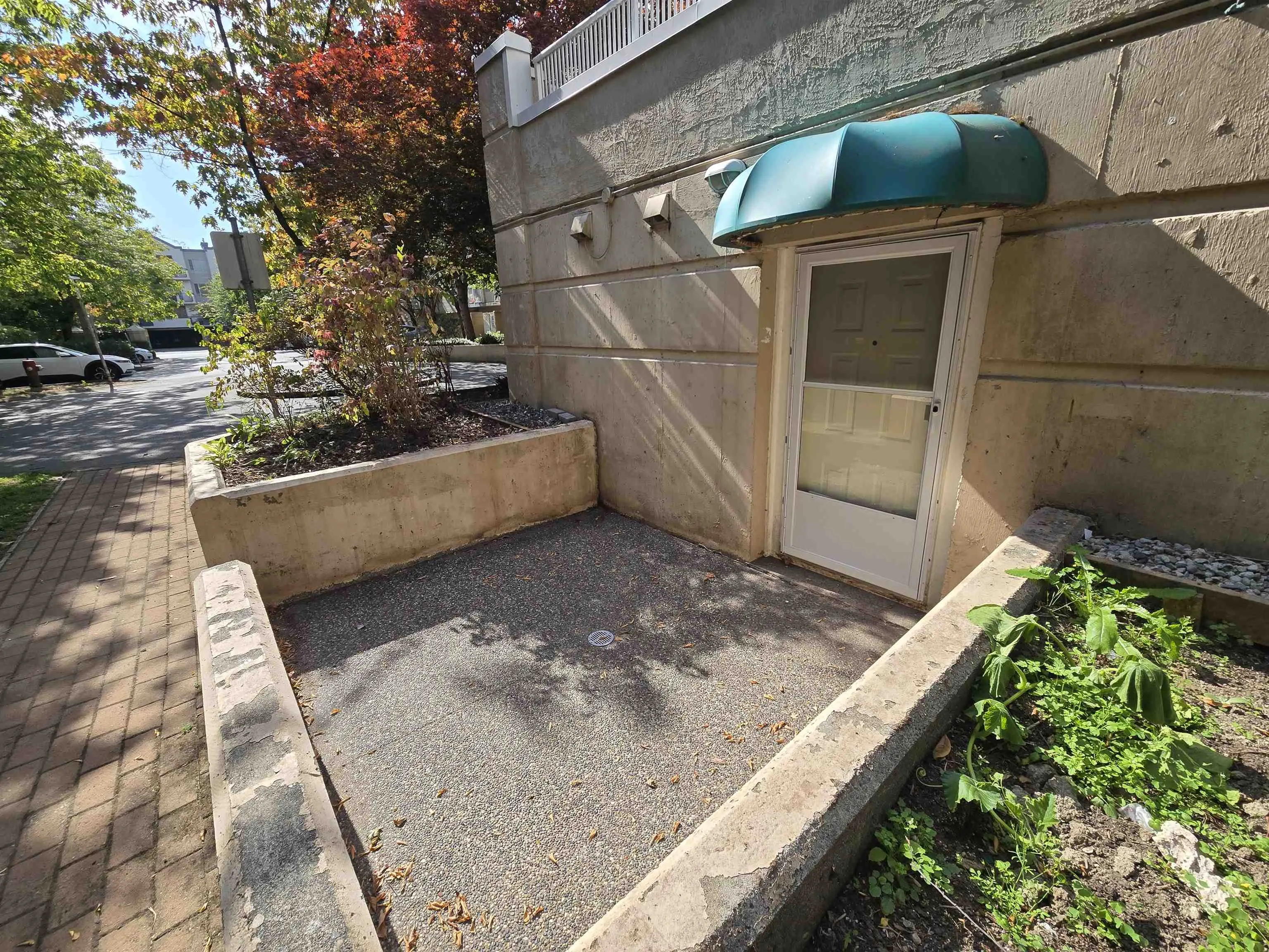 8655 Jones Road #100