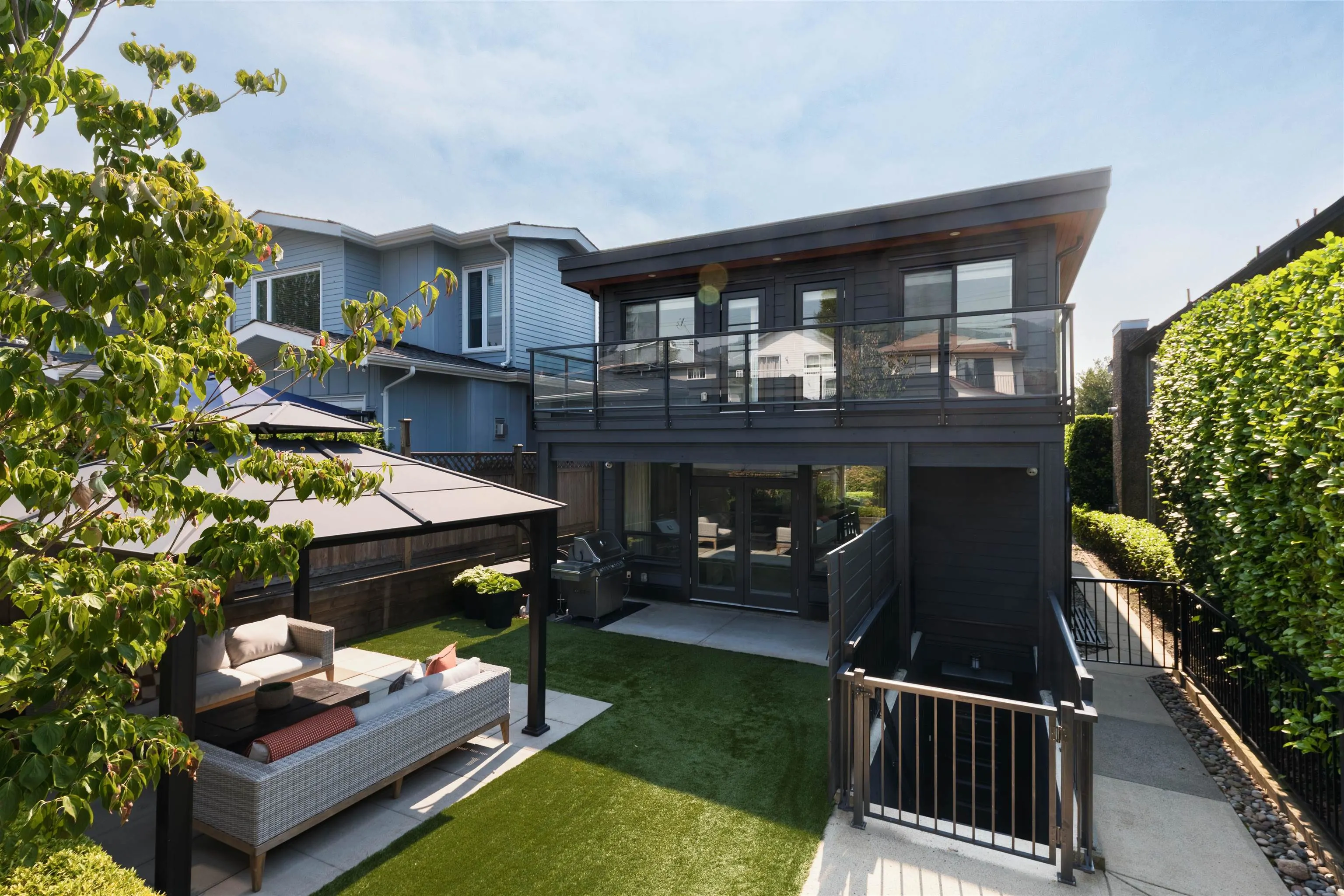 238 E 19th Street