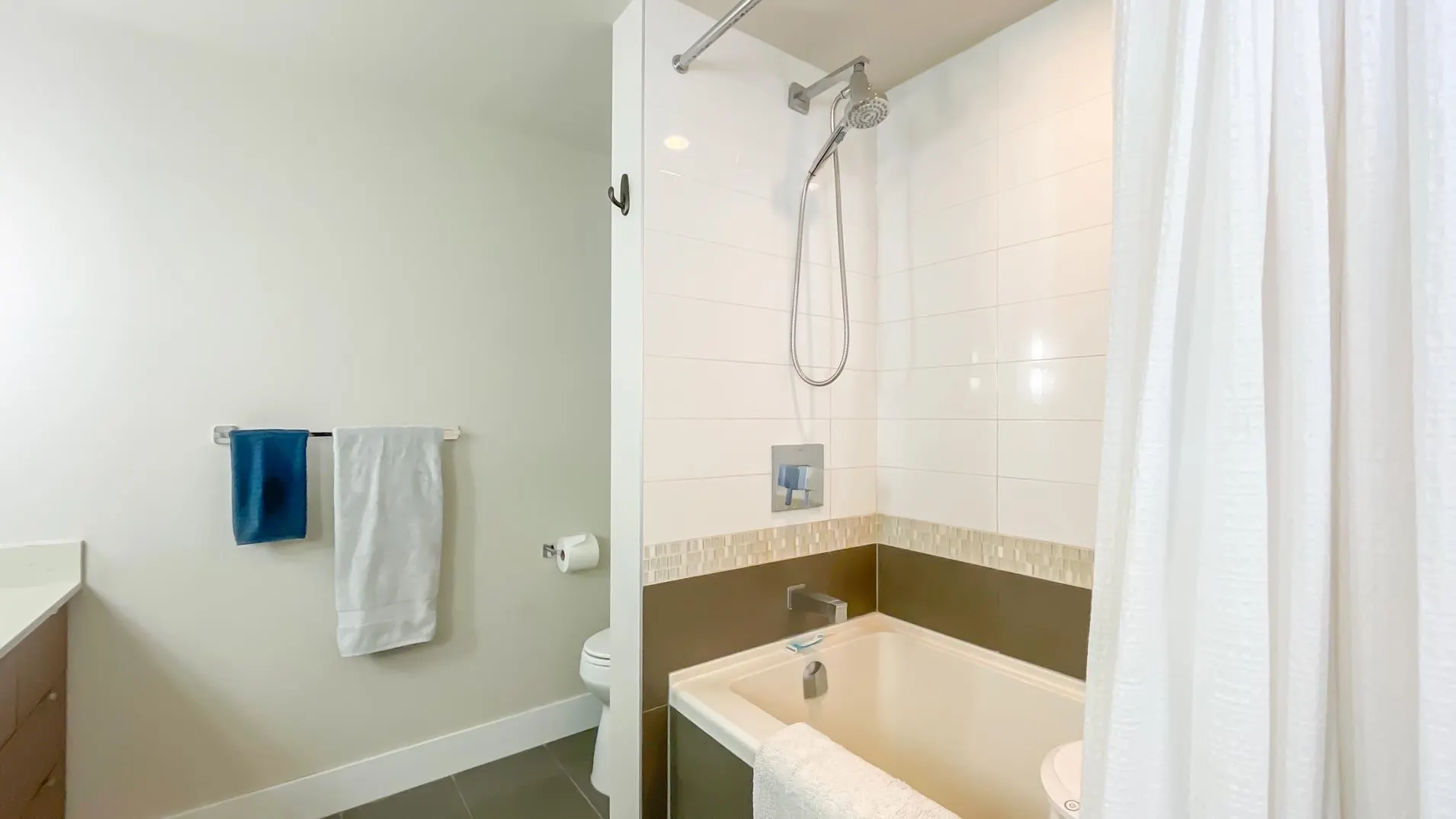 159 W 2nd Avenue #1402