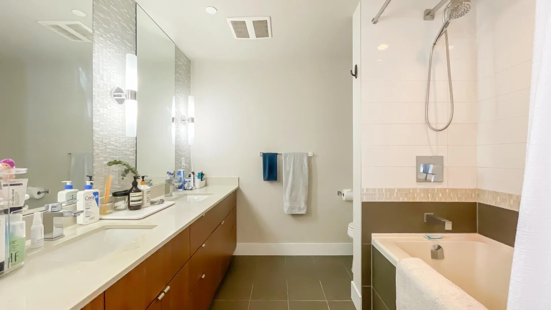 159 W 2nd Avenue #1402
