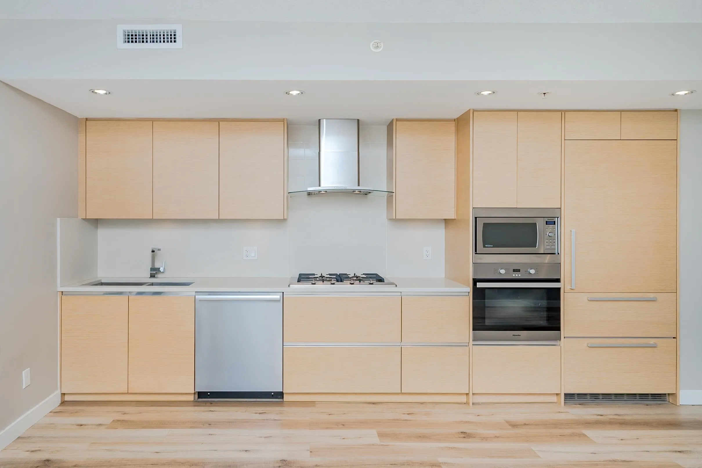 4539 Cambie Street #101
