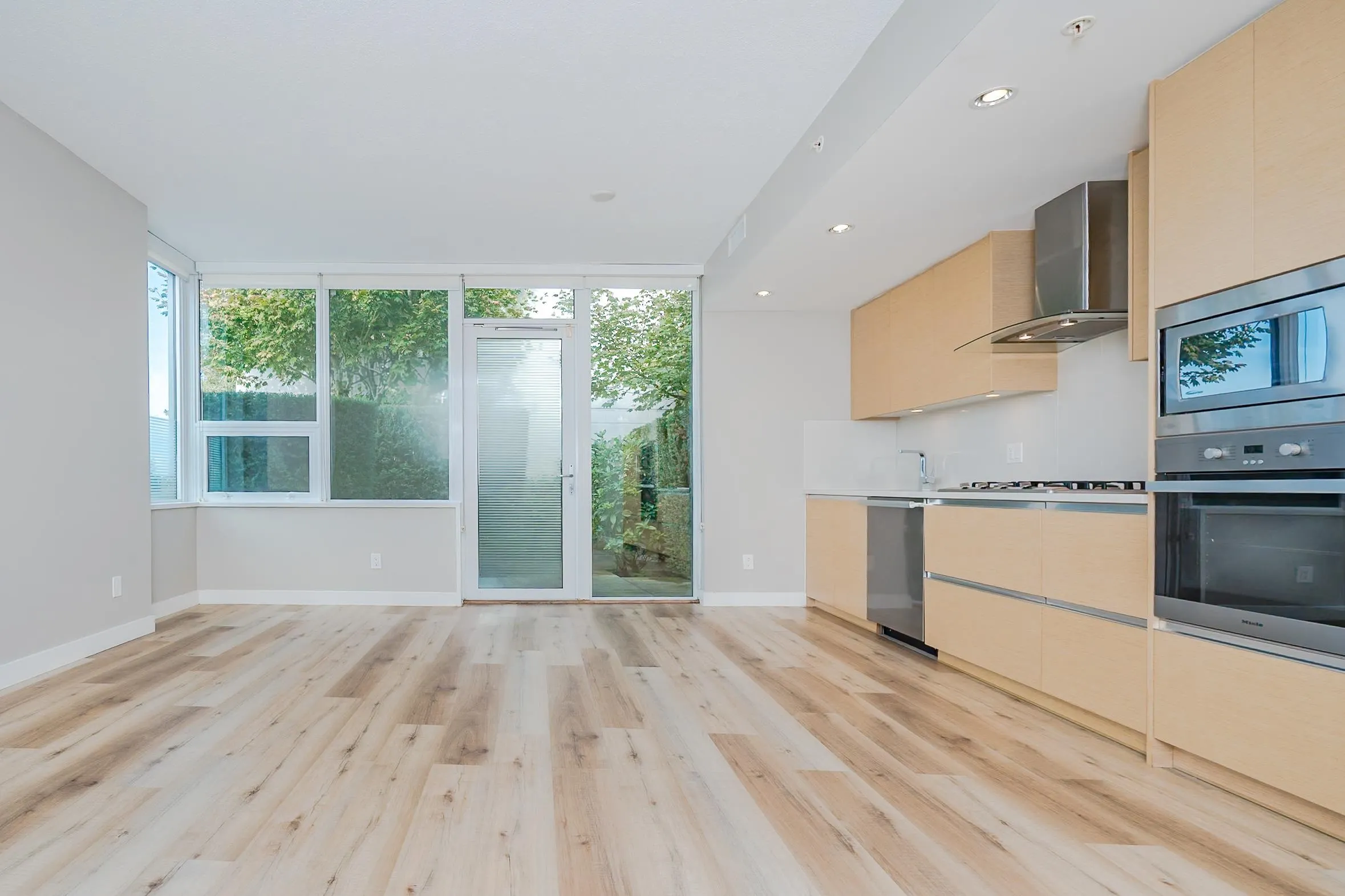 4539 Cambie Street #101