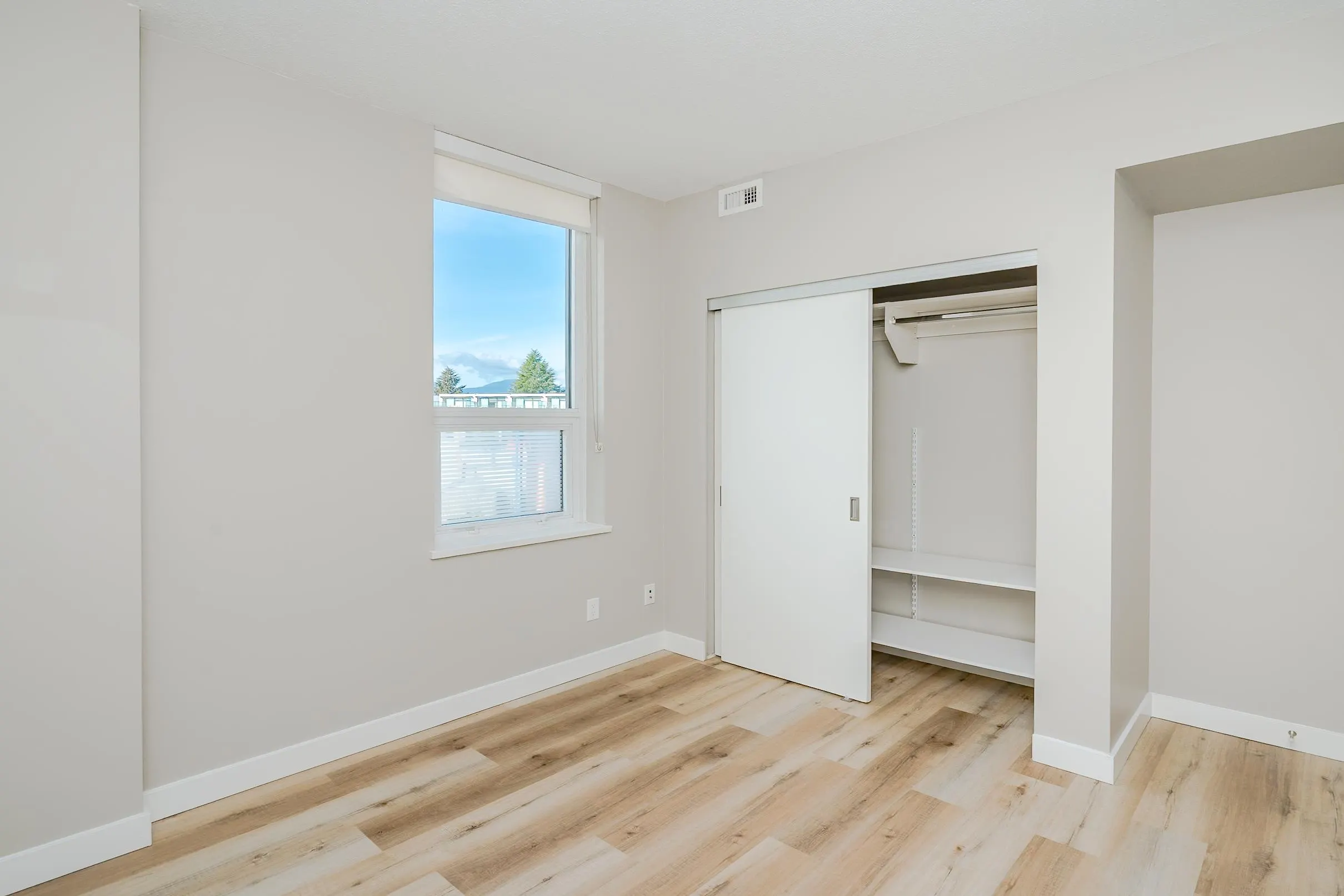 4539 Cambie Street #101