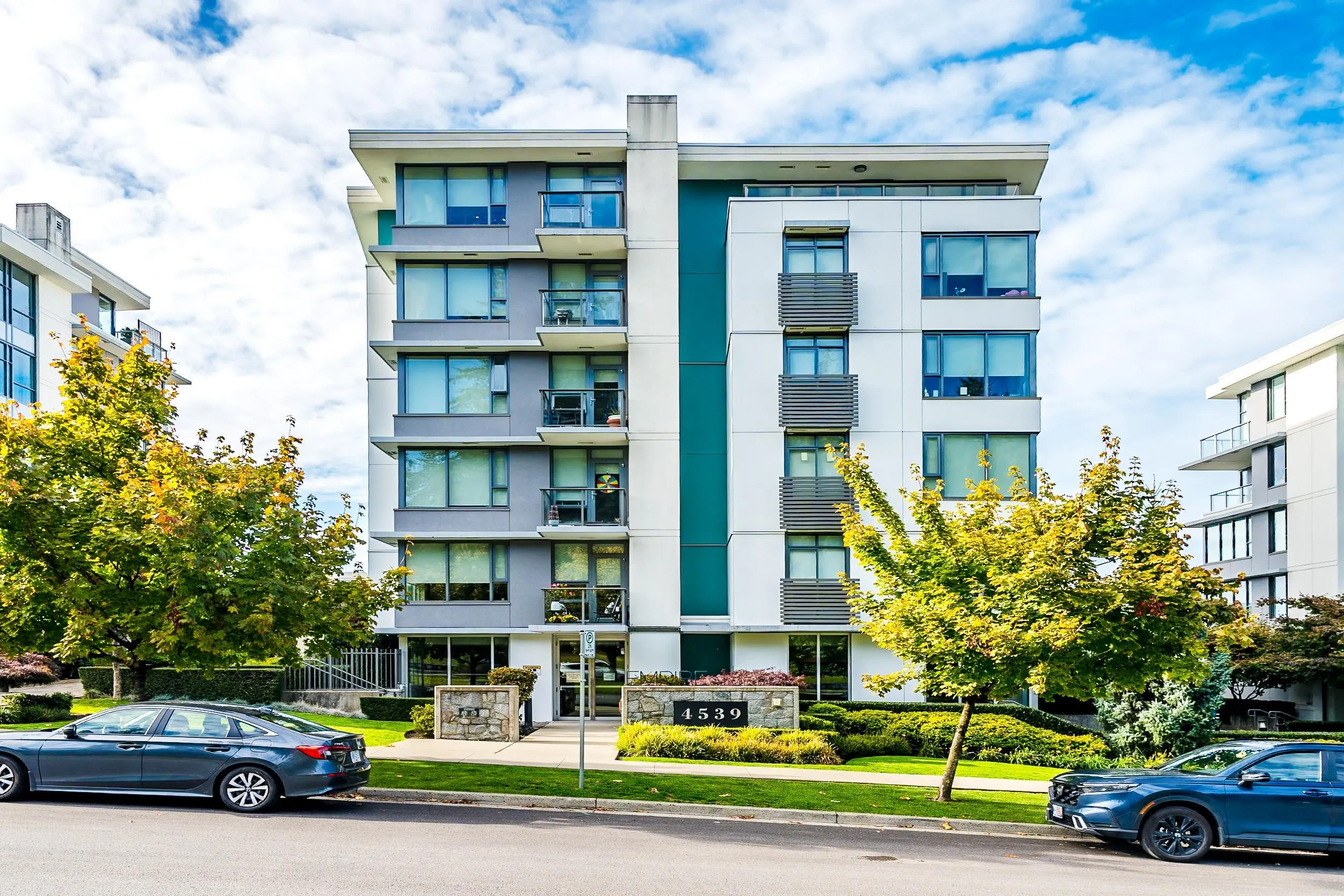 4539 Cambie Street #101