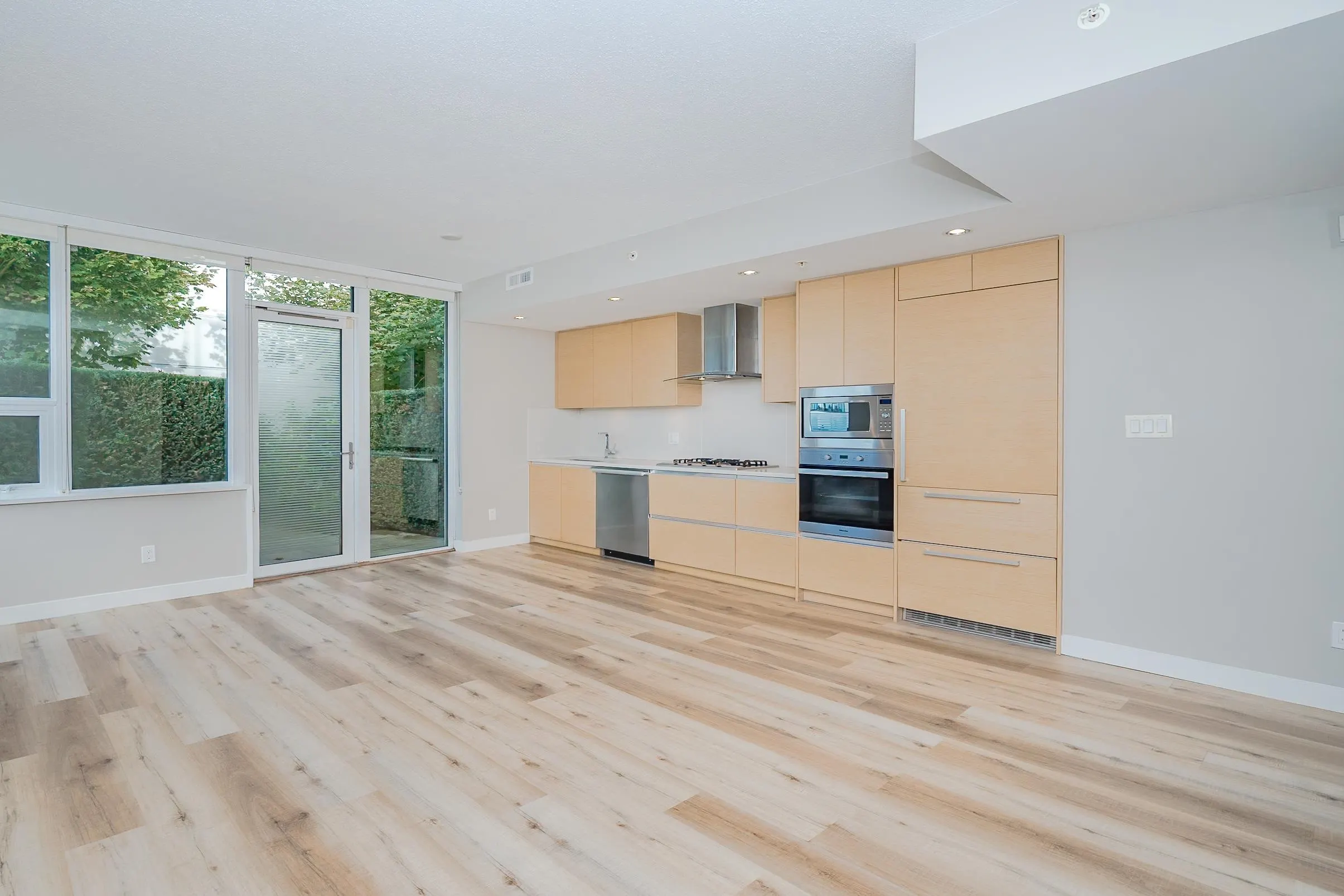 4539 Cambie Street #101