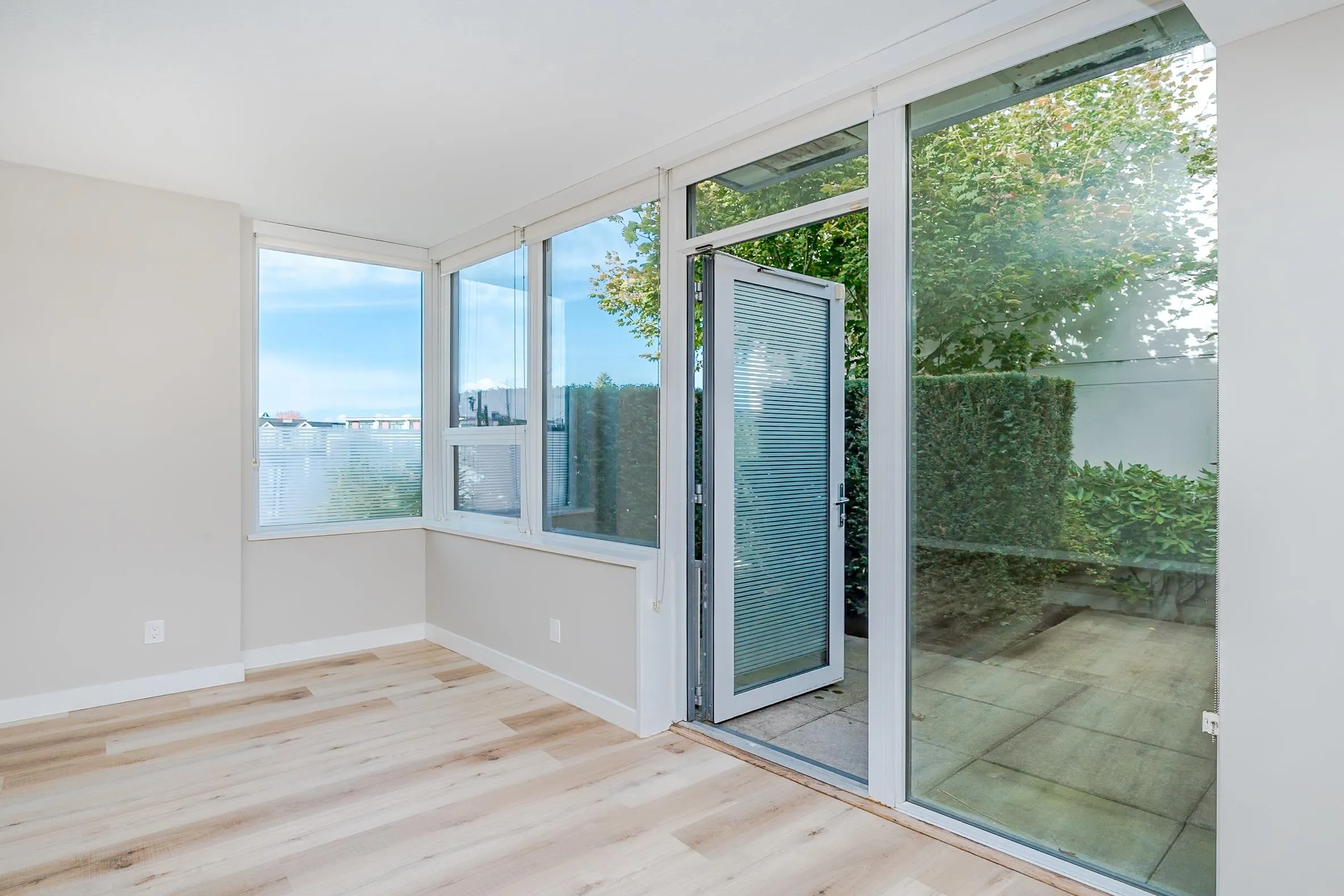 4539 Cambie Street #101
