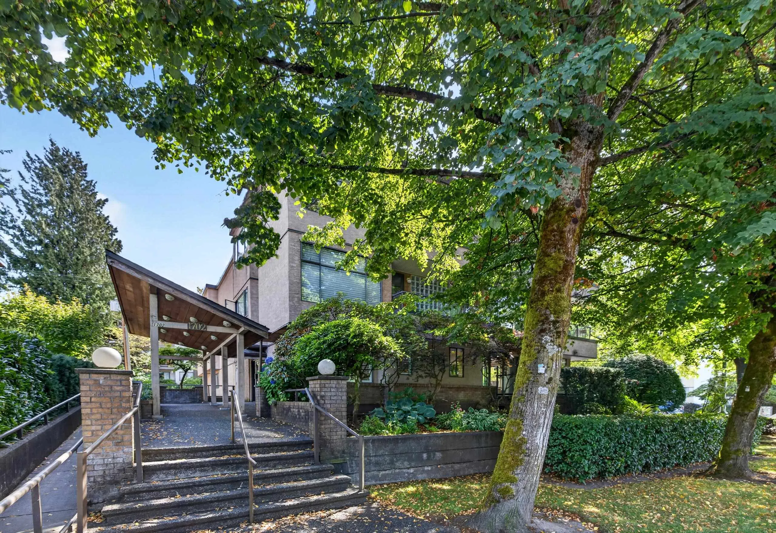 1702 Chesterfield Avenue #101