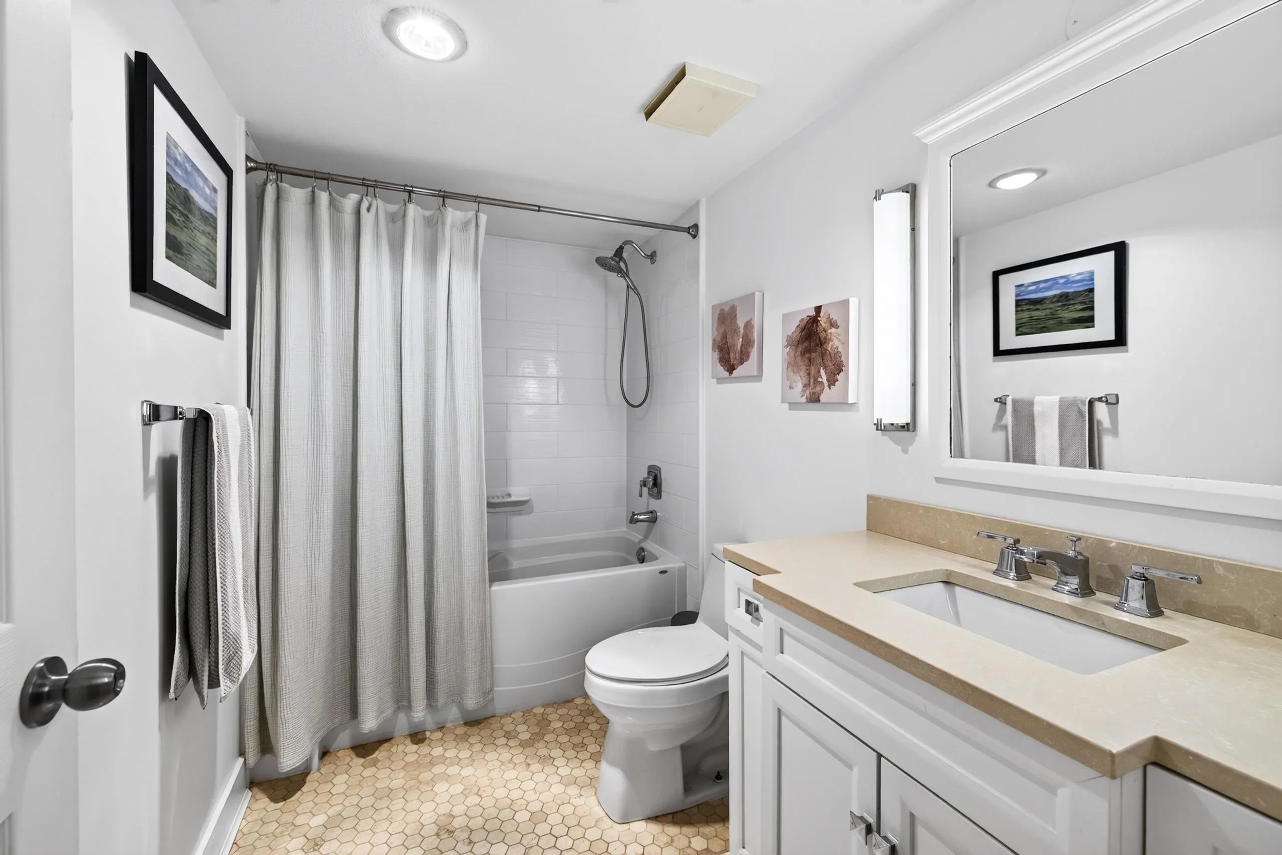 1702 Chesterfield Avenue #101