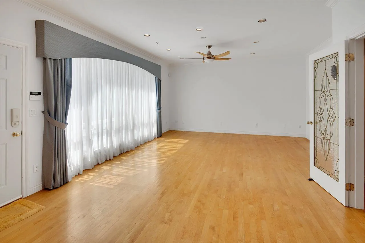 213 W 28th Street