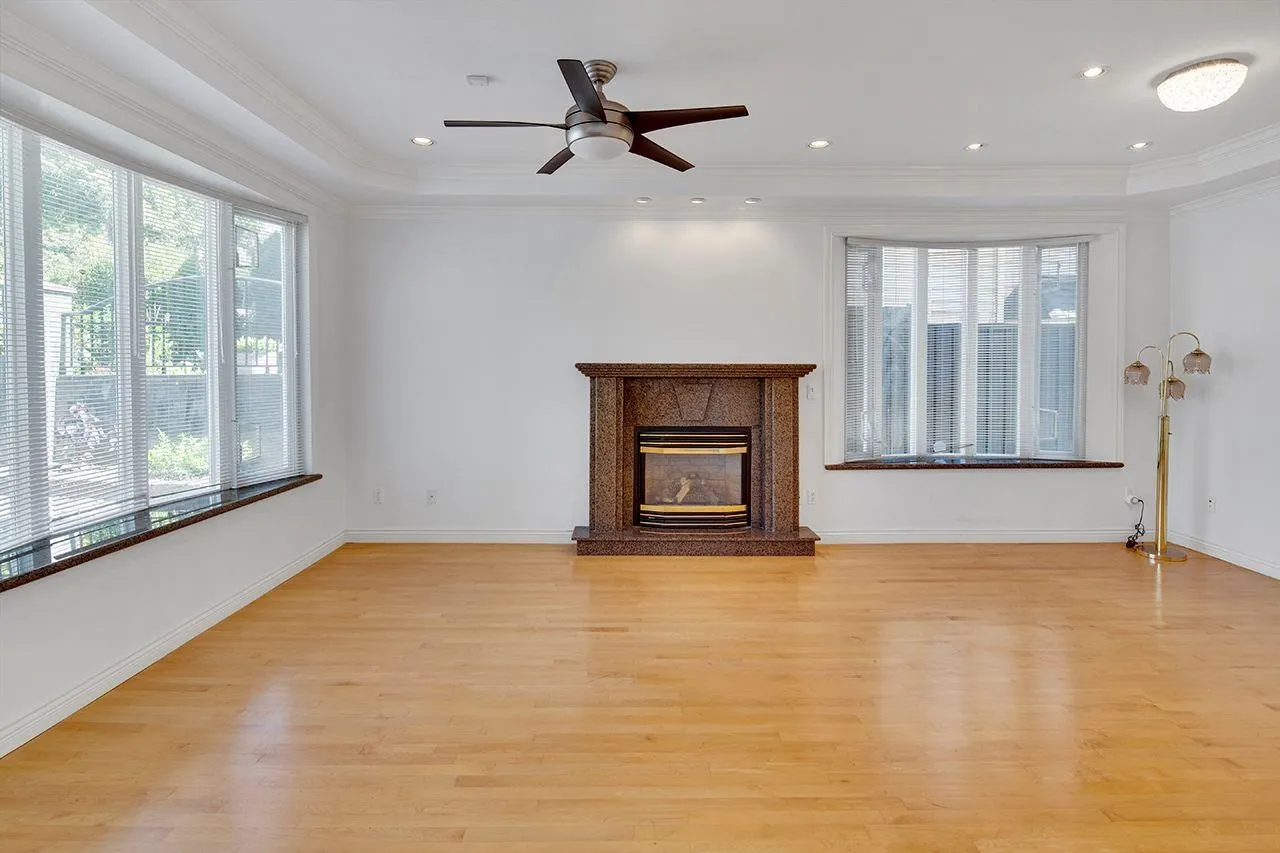 213 W 28th Street