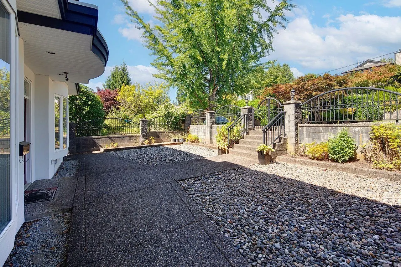 213 W 28th Street