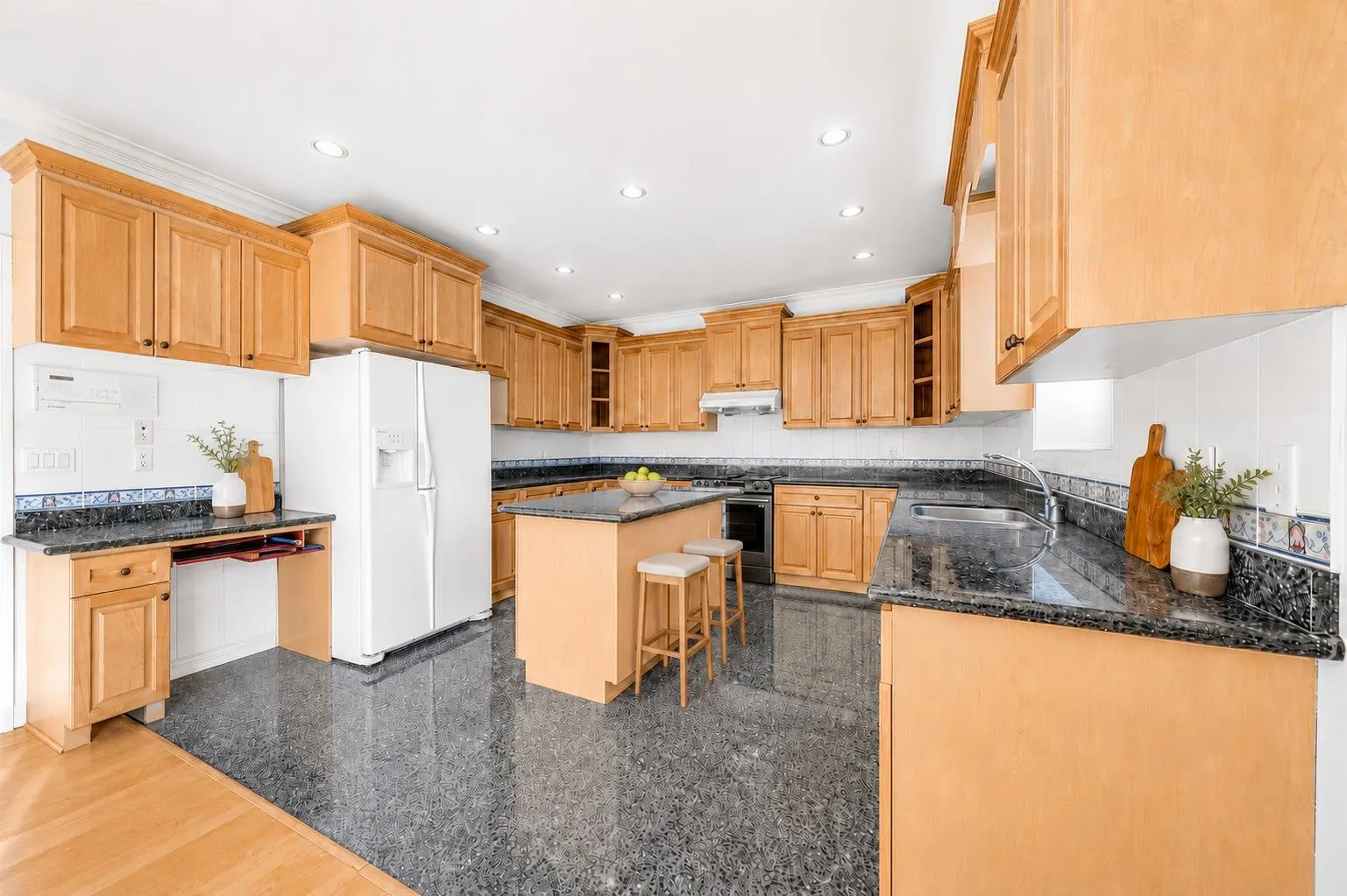 213 W 28th Street