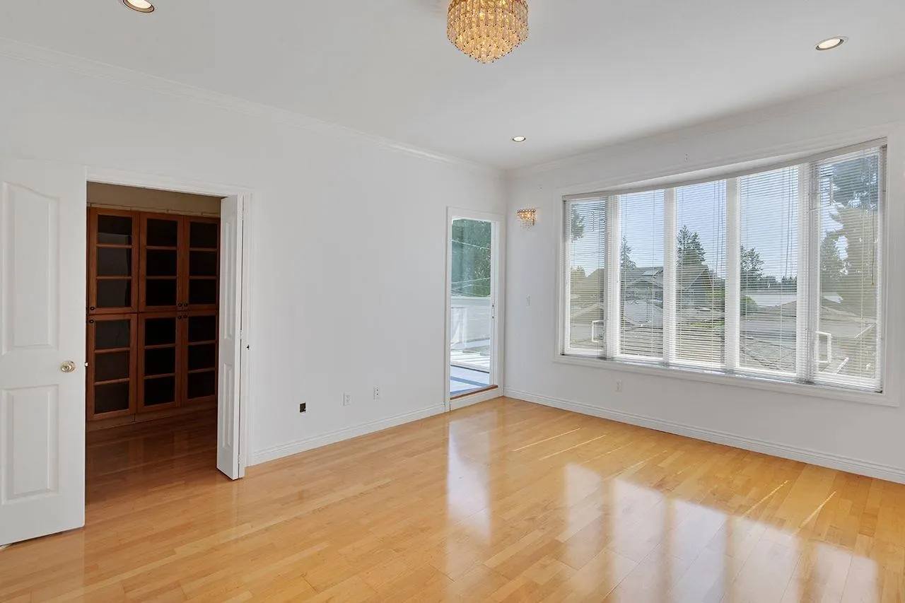 213 W 28th Street