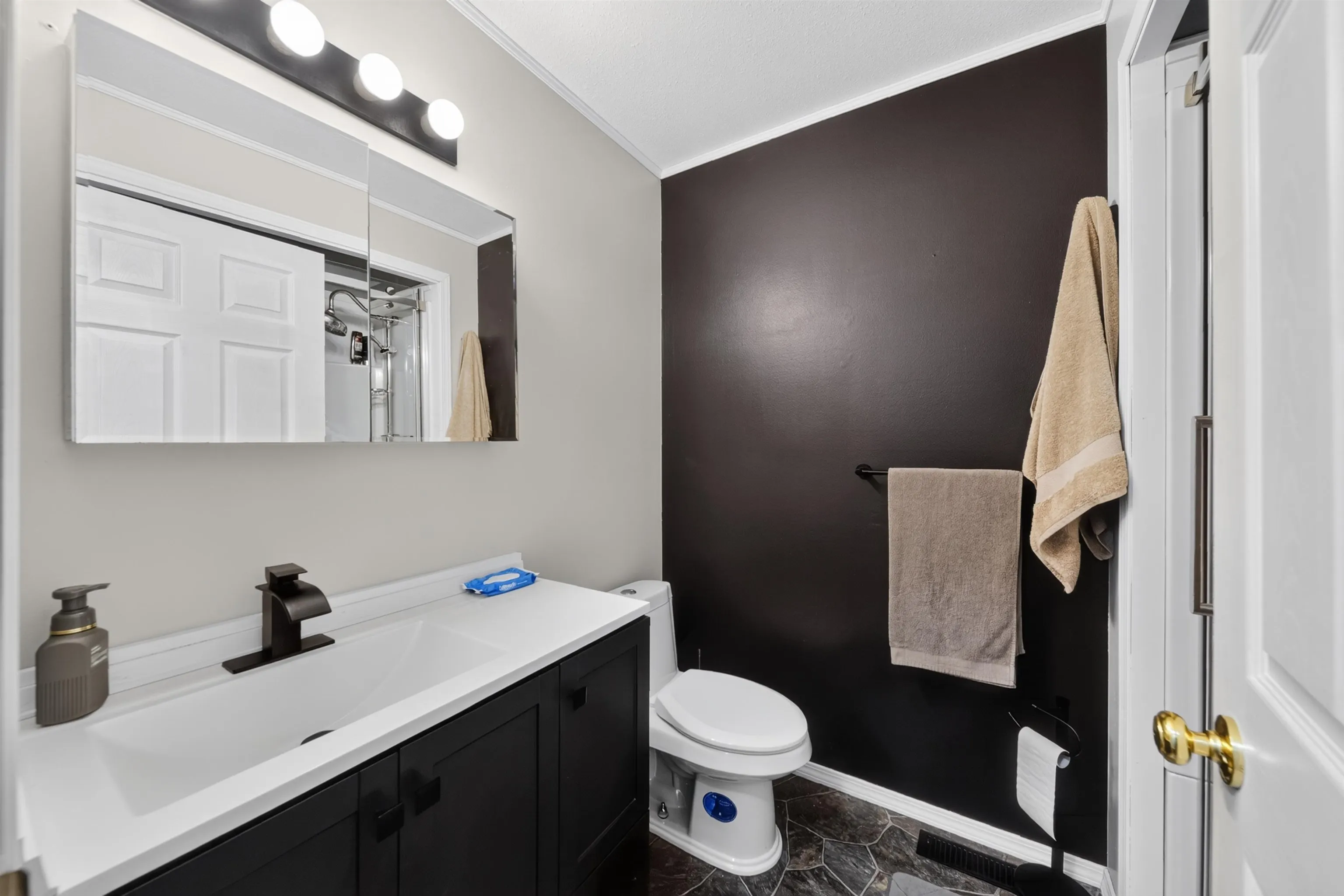 20835 Wicklund Avenue