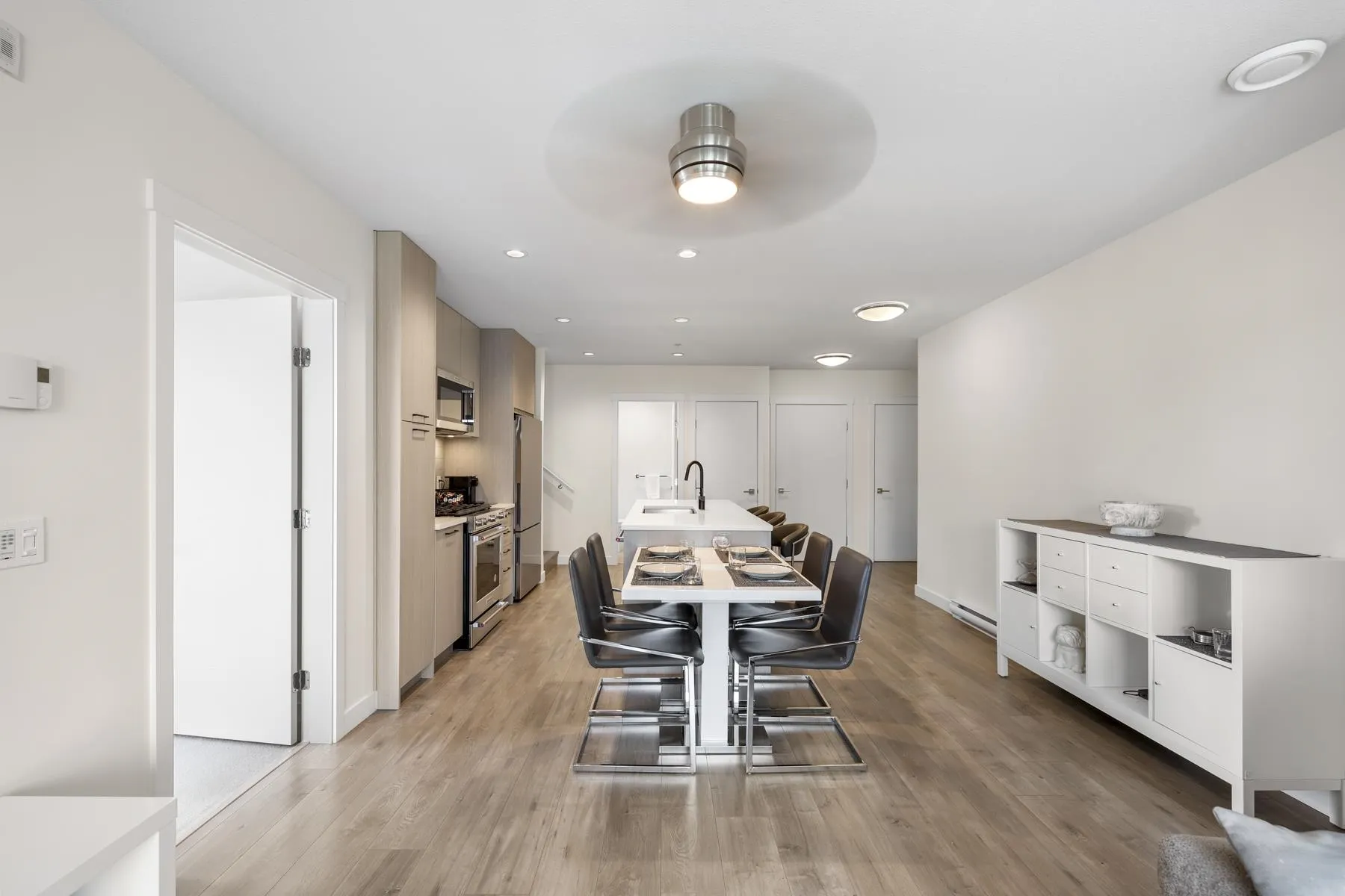 707 Como Lake Avenue #611