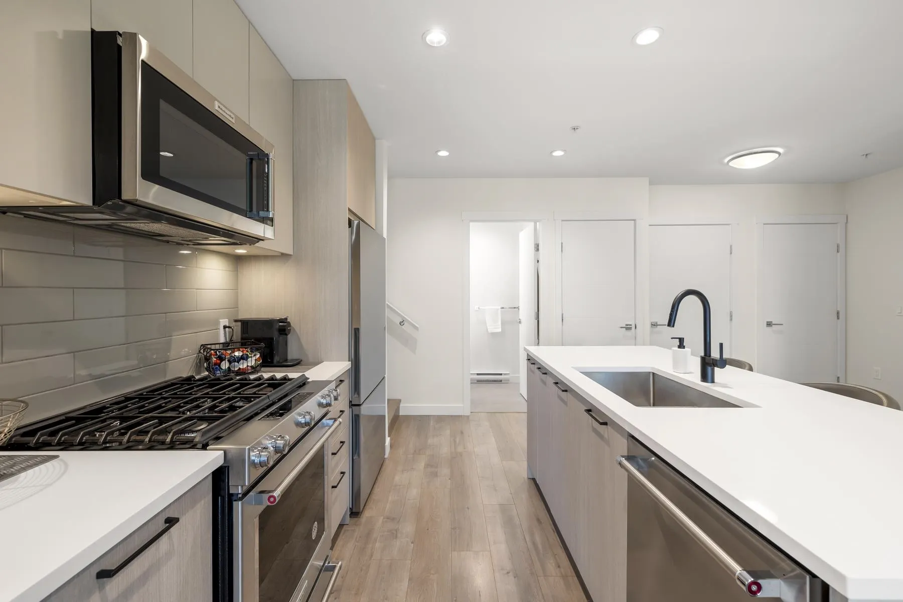 707 Como Lake Avenue #611