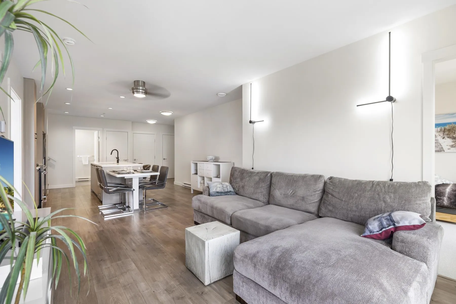 707 Como Lake Avenue #611
