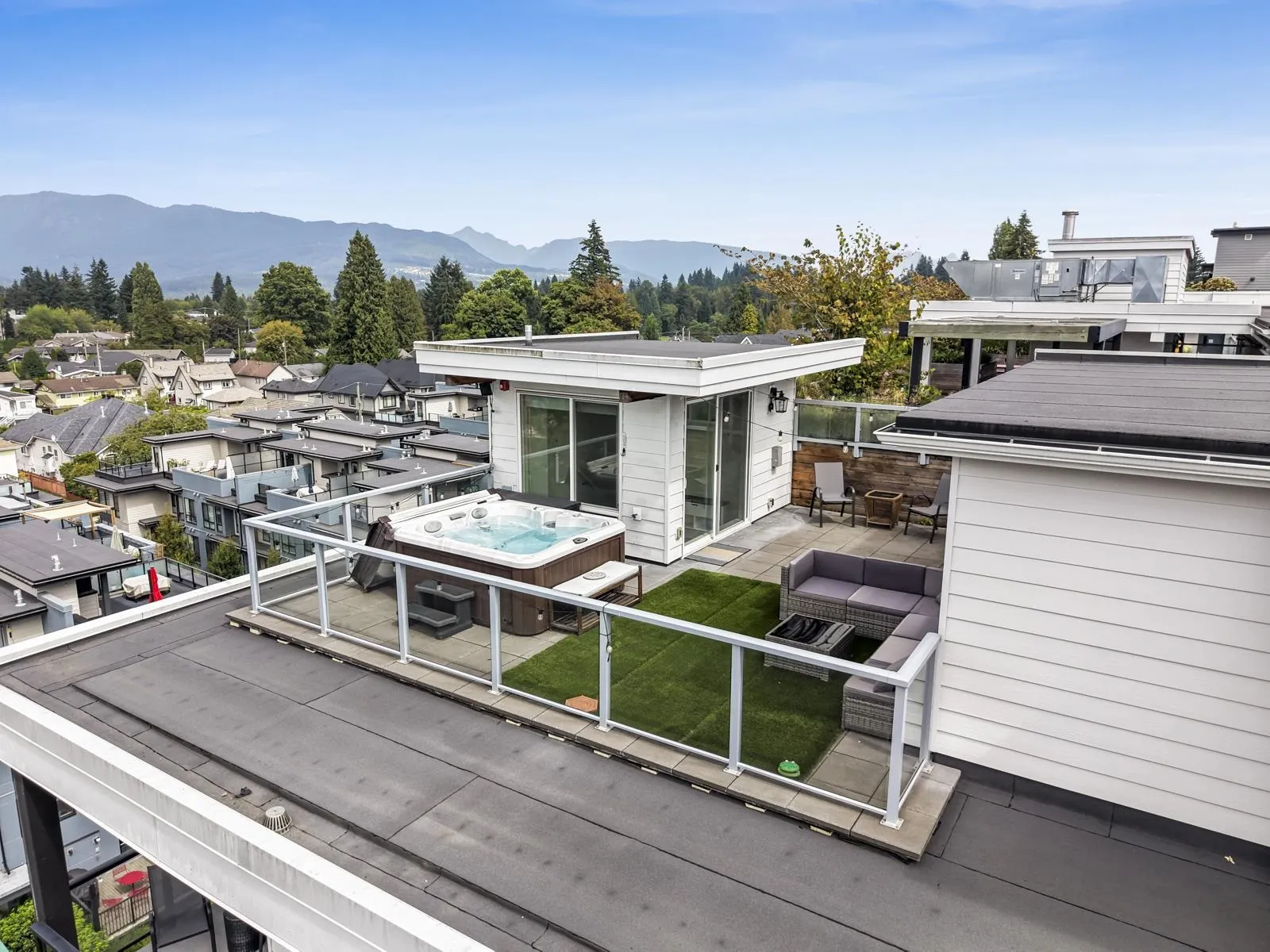 707 Como Lake Avenue #611