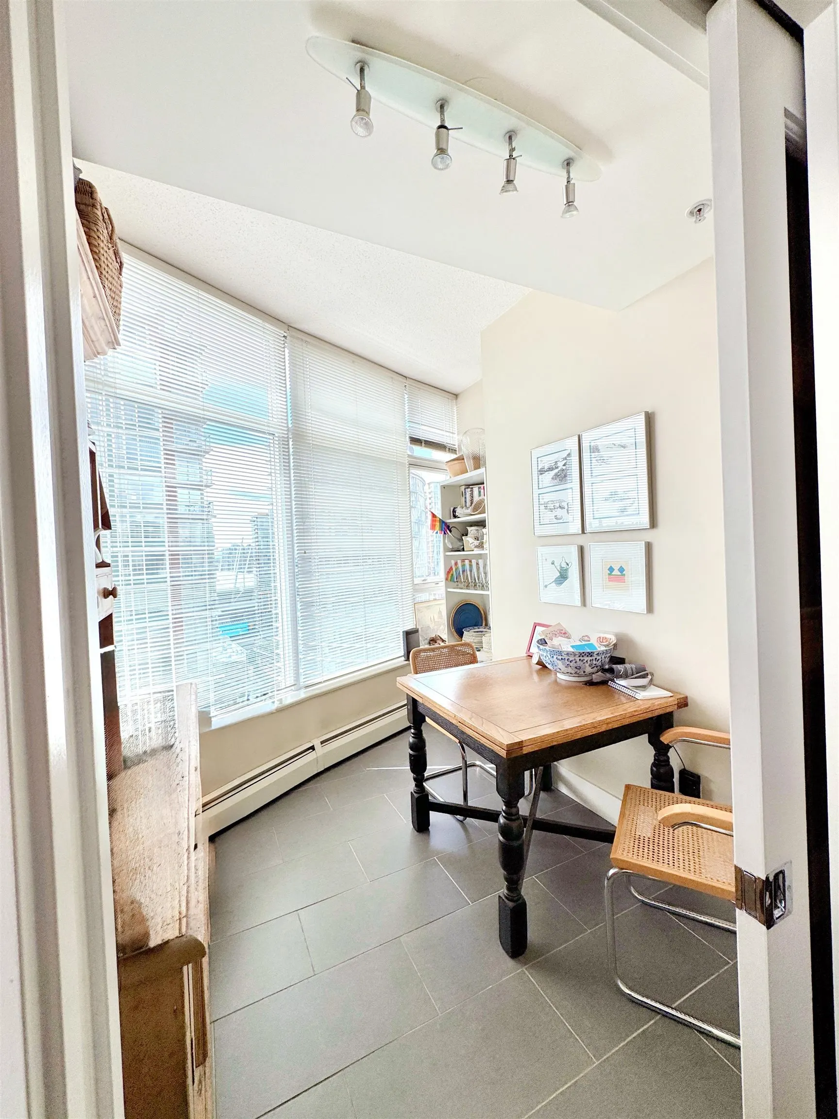 58 Keefer Place #2901