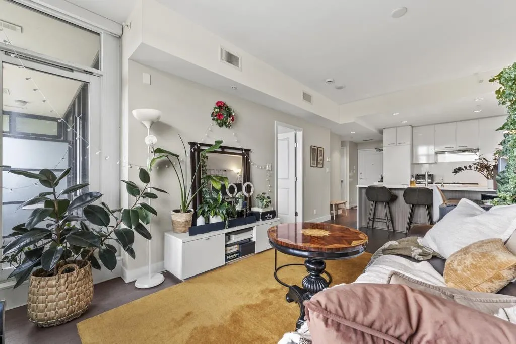 6383 Cambie Street #506