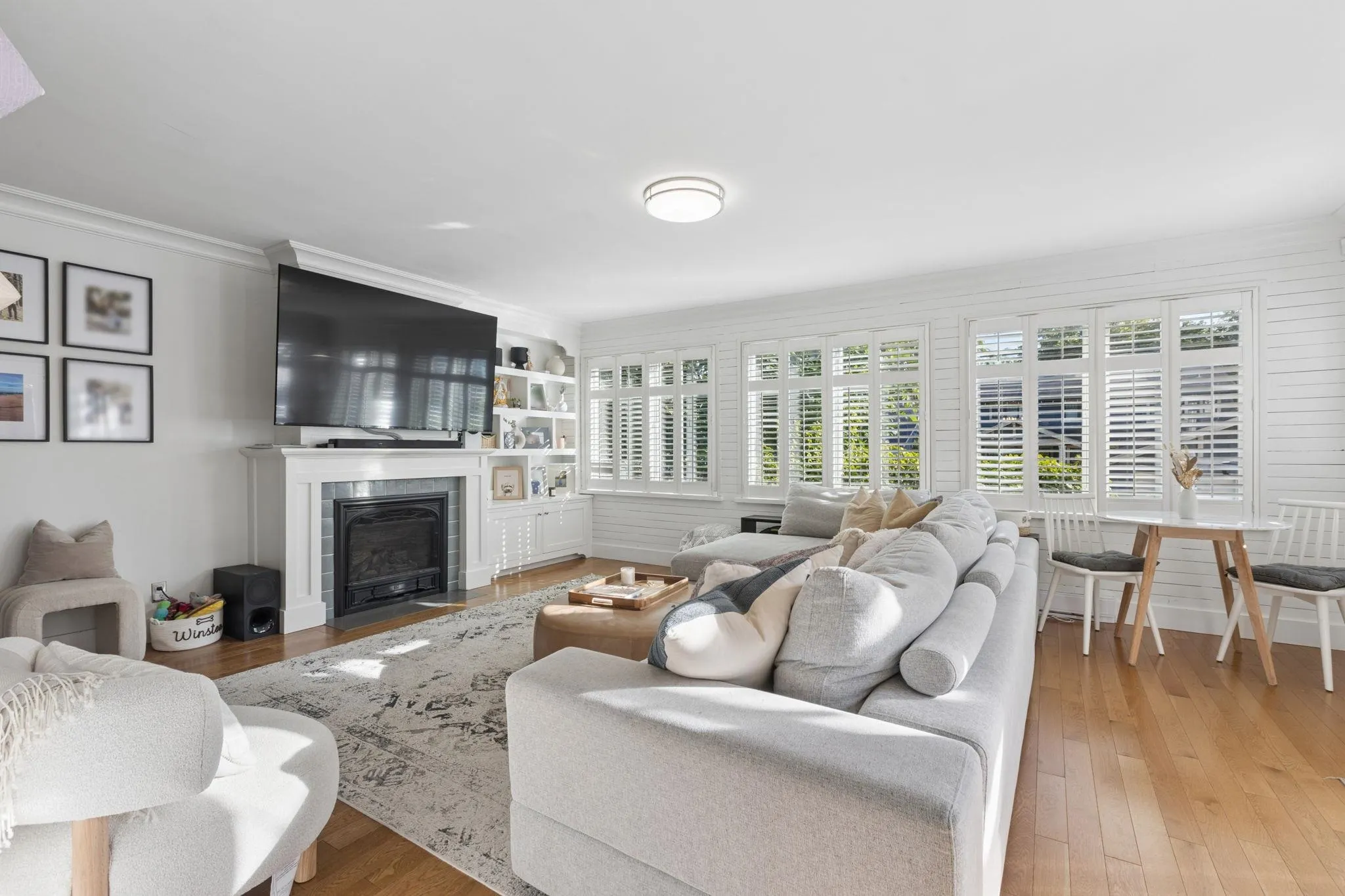 3964 Dundas Street
