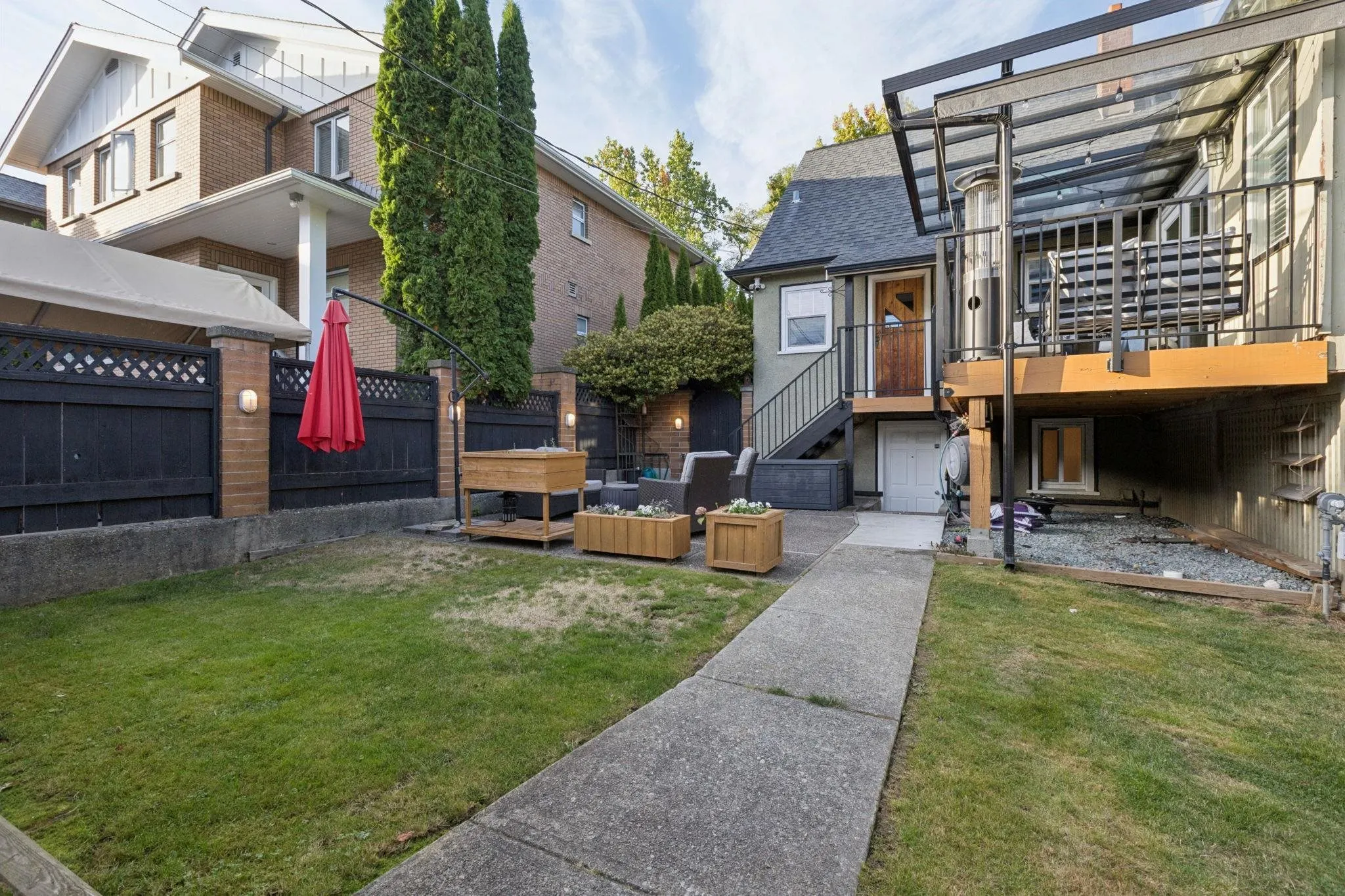 3964 Dundas Street
