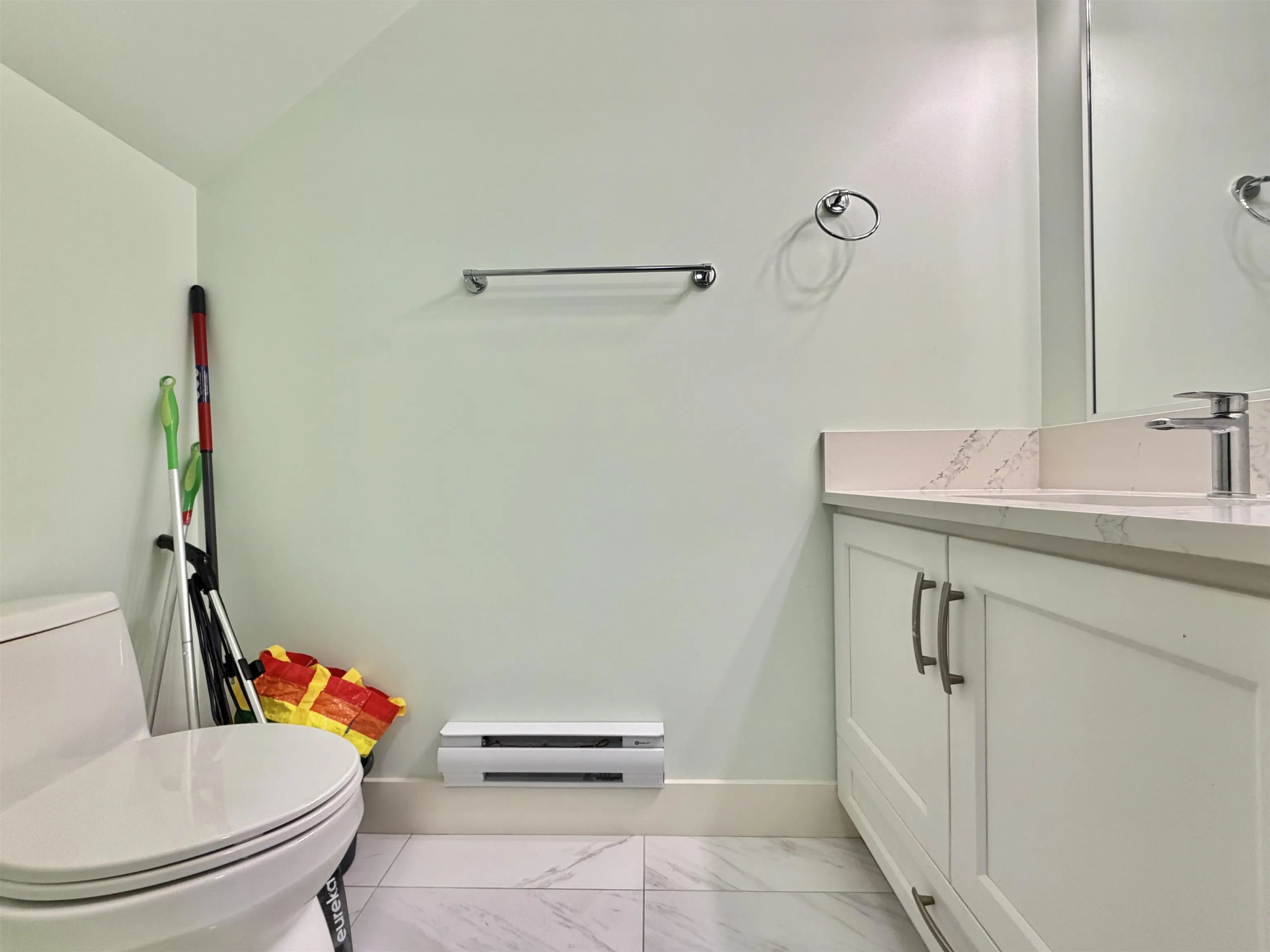 582 E 57th Avenue #LANEWAY