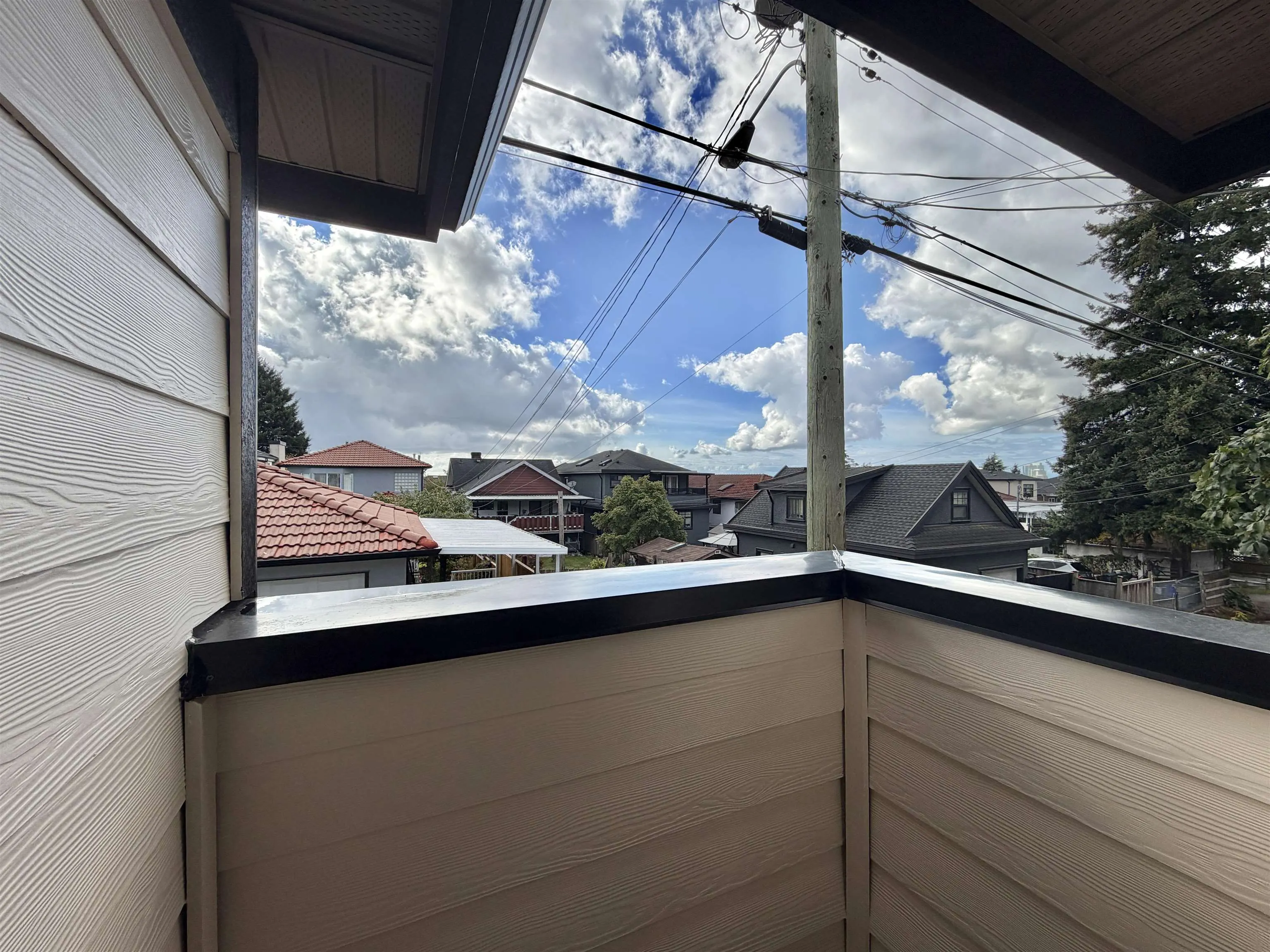 582 E 57th Avenue #LANEWAY