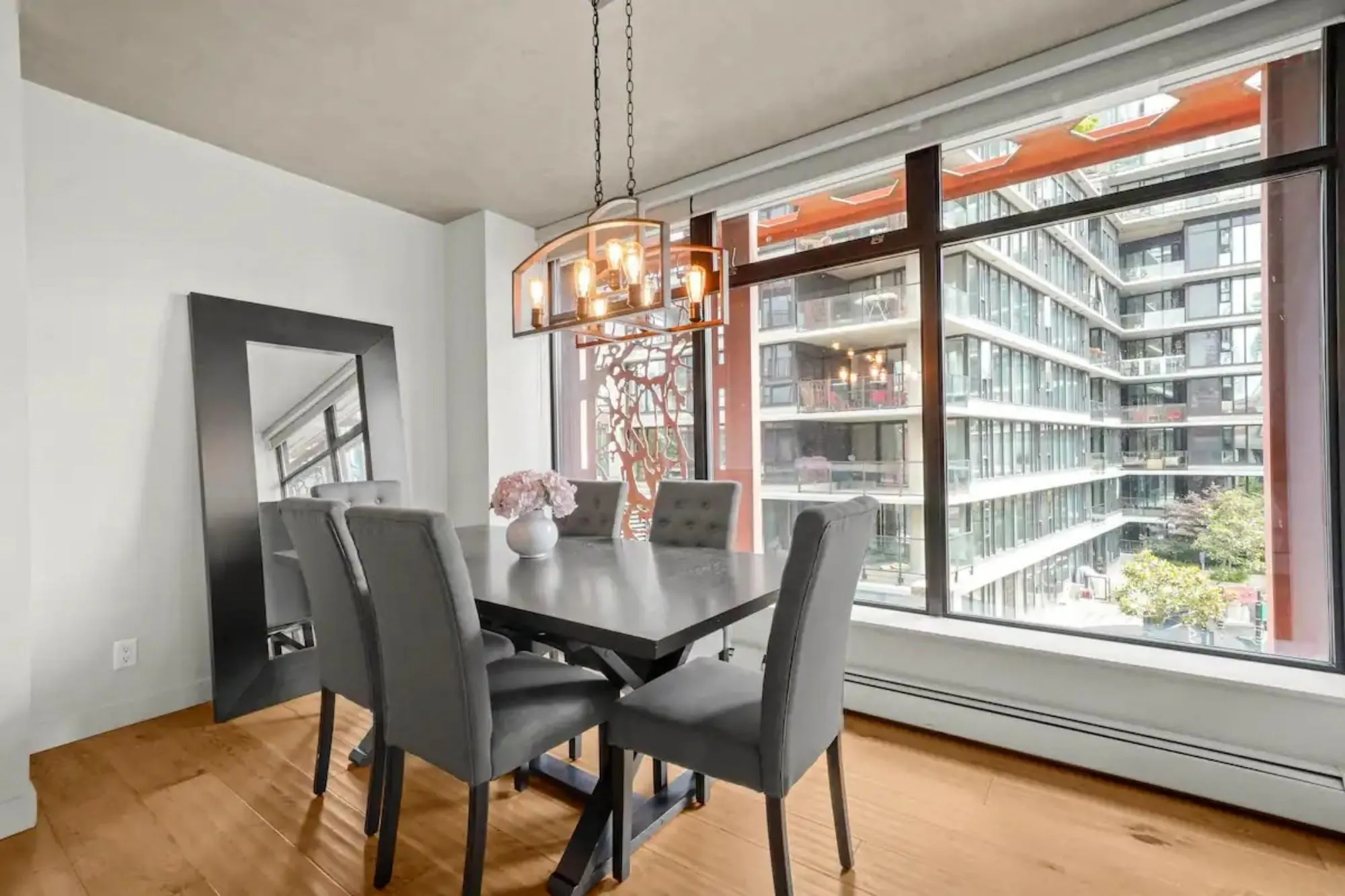 128 W Cordova Street #906