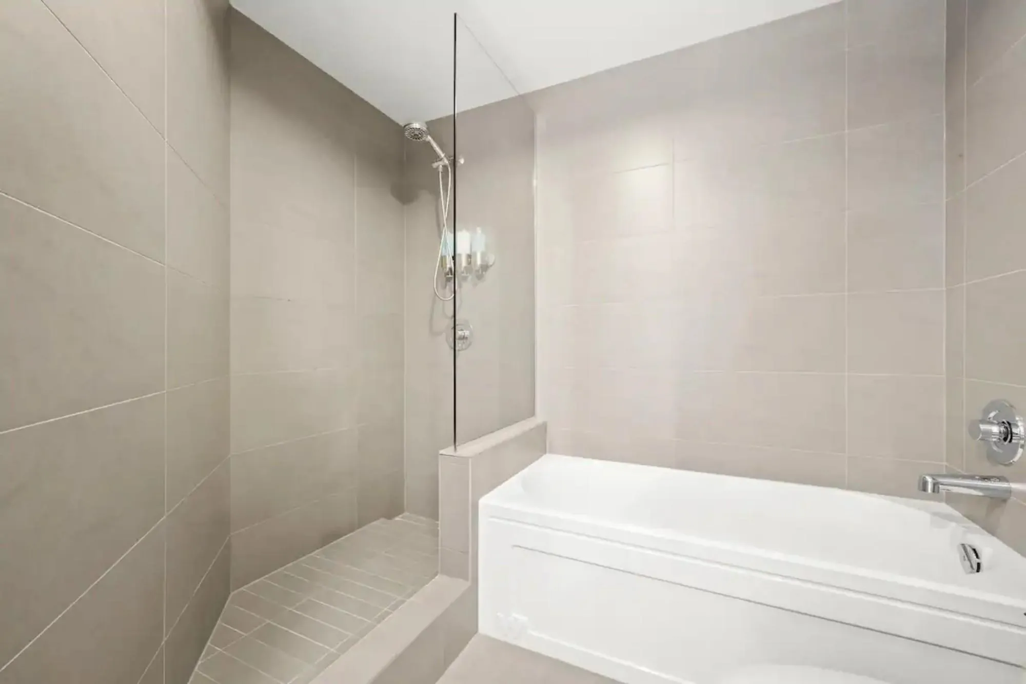 128 W Cordova Street #906