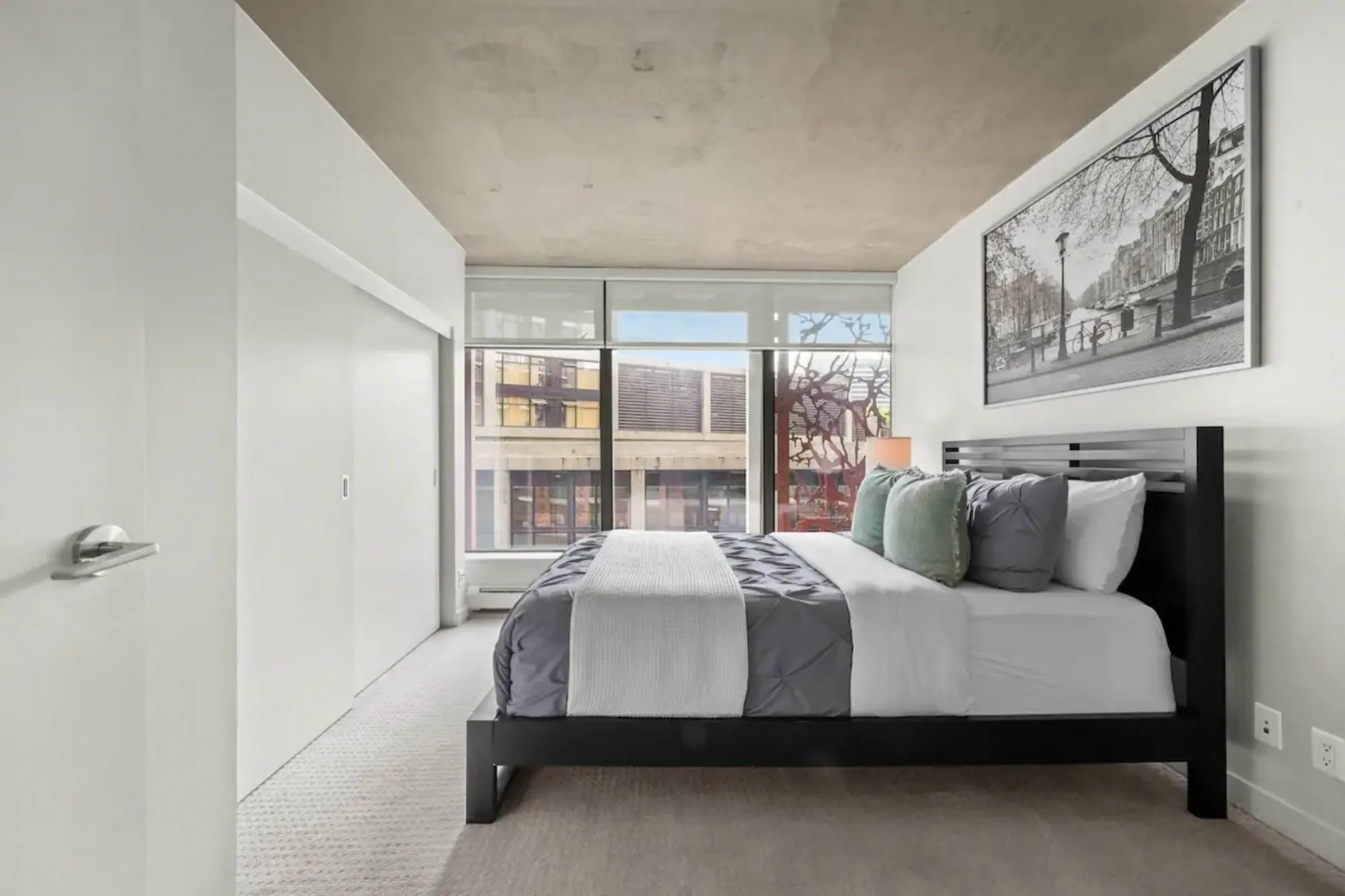 128 W Cordova Street #906