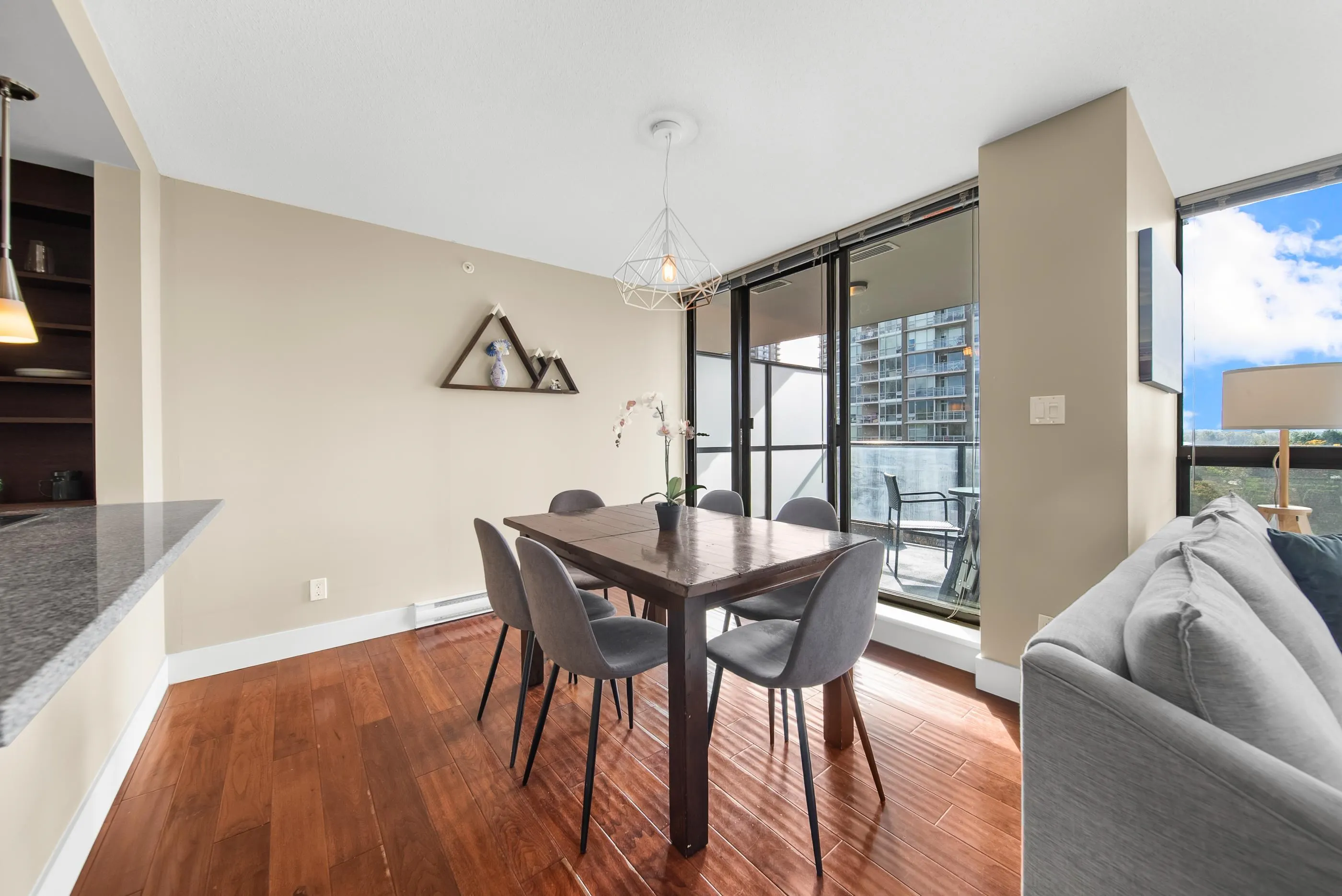 2959 Glen Drive #805
