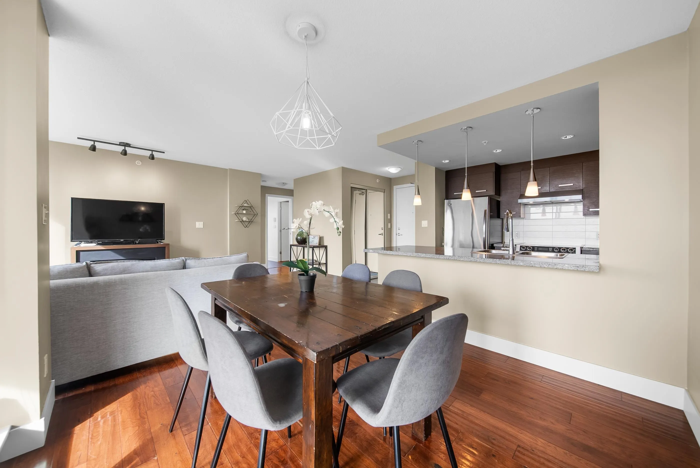 2959 Glen Drive #805