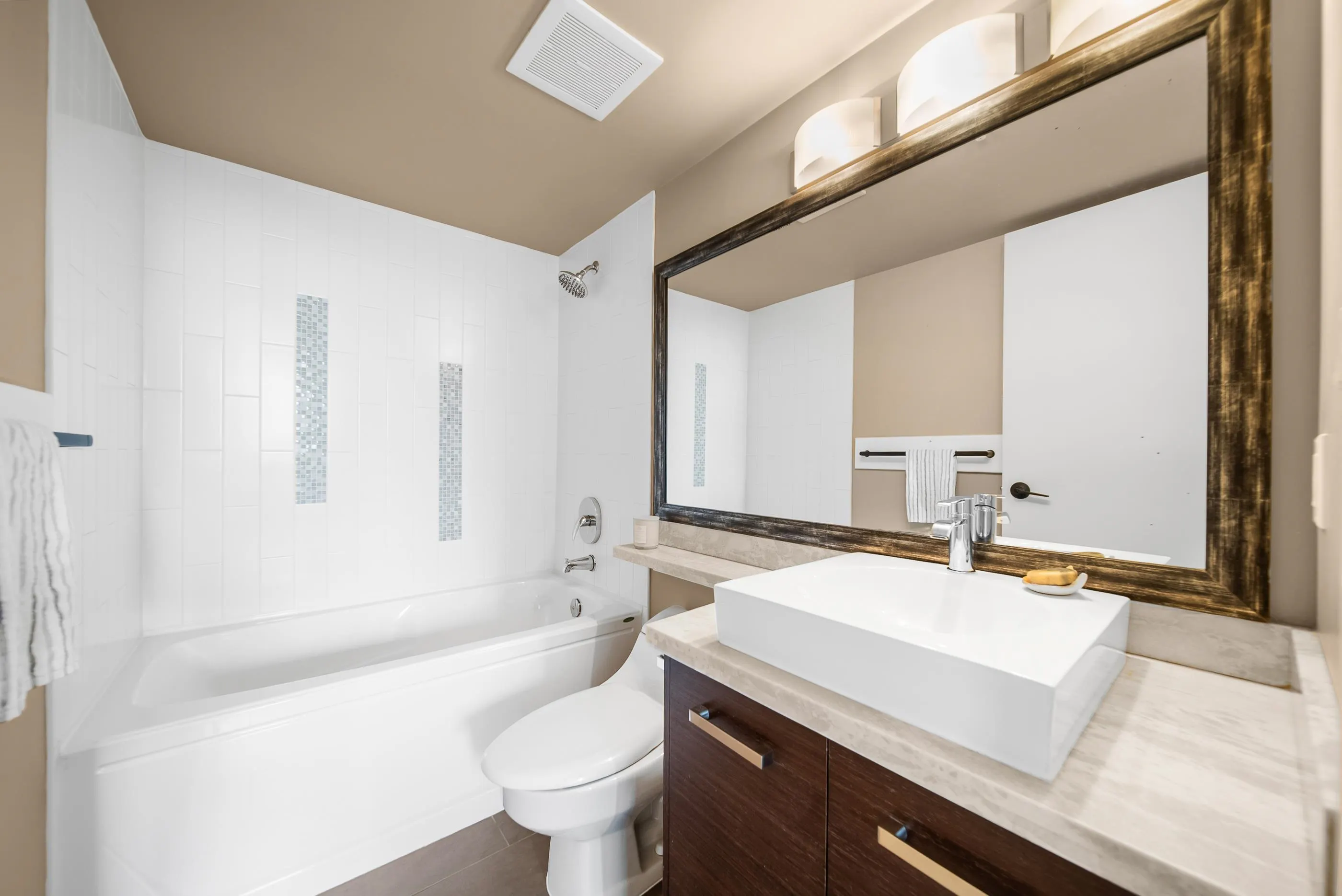2959 Glen Drive #805