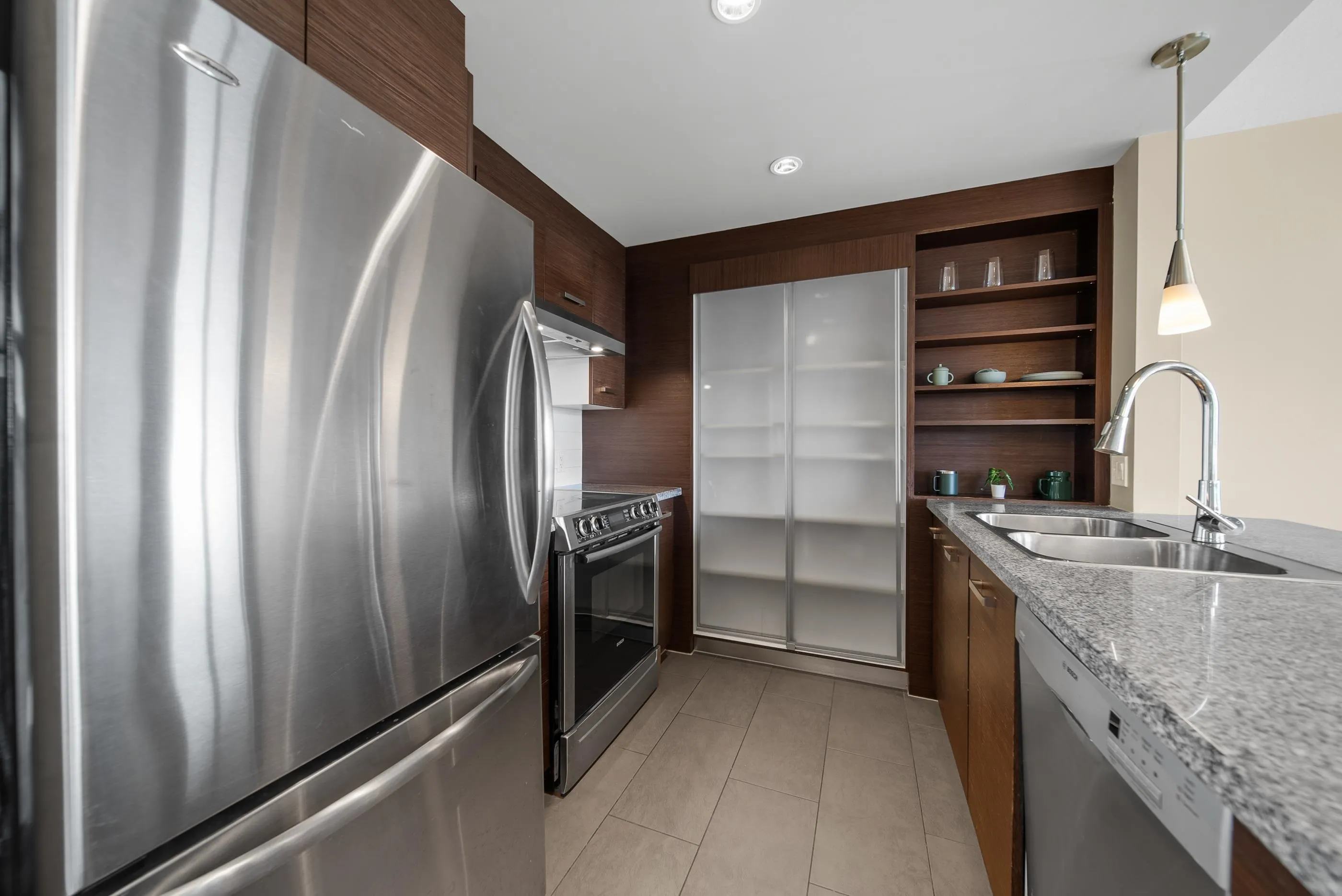 2959 Glen Drive #805