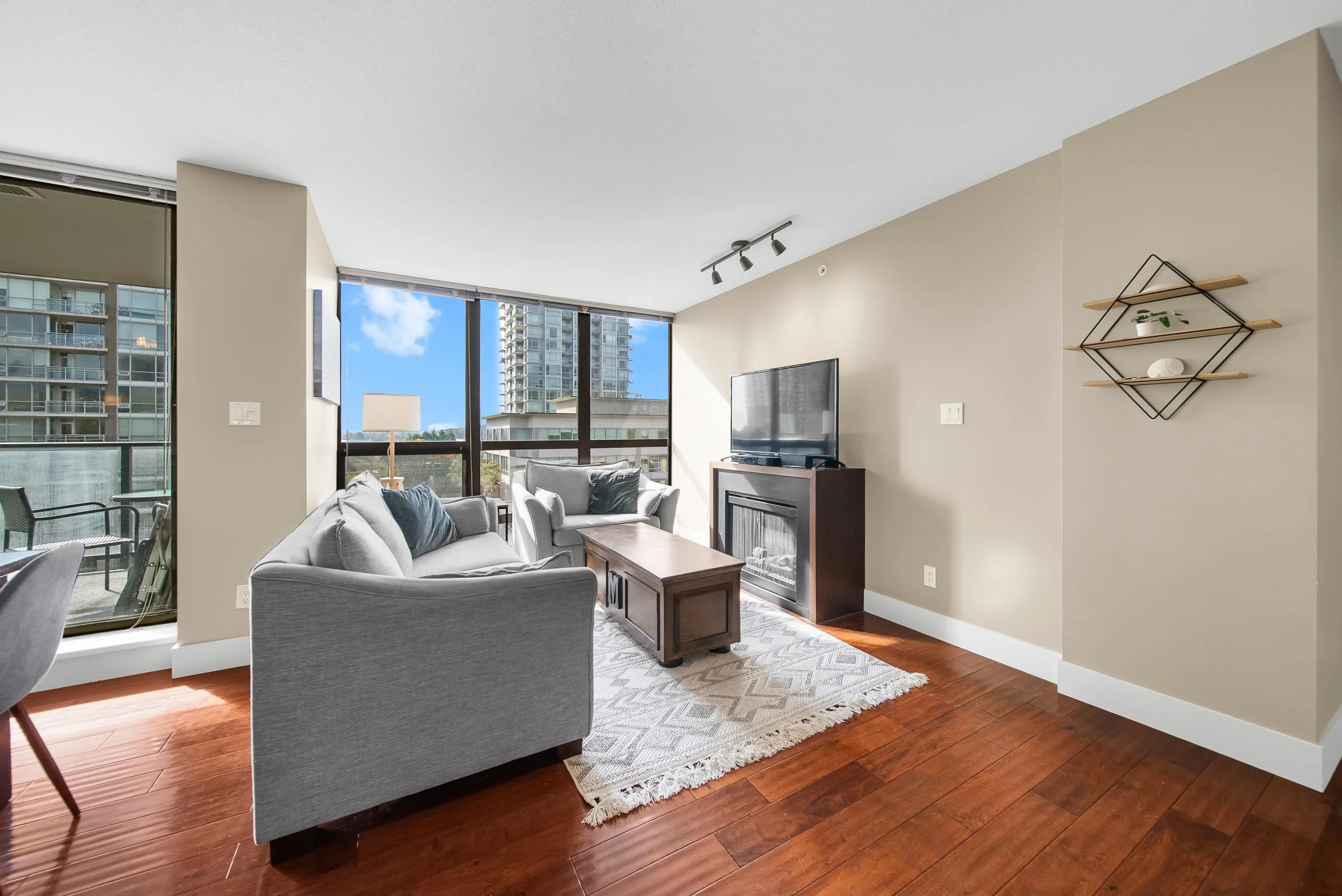 2959 Glen Drive #805