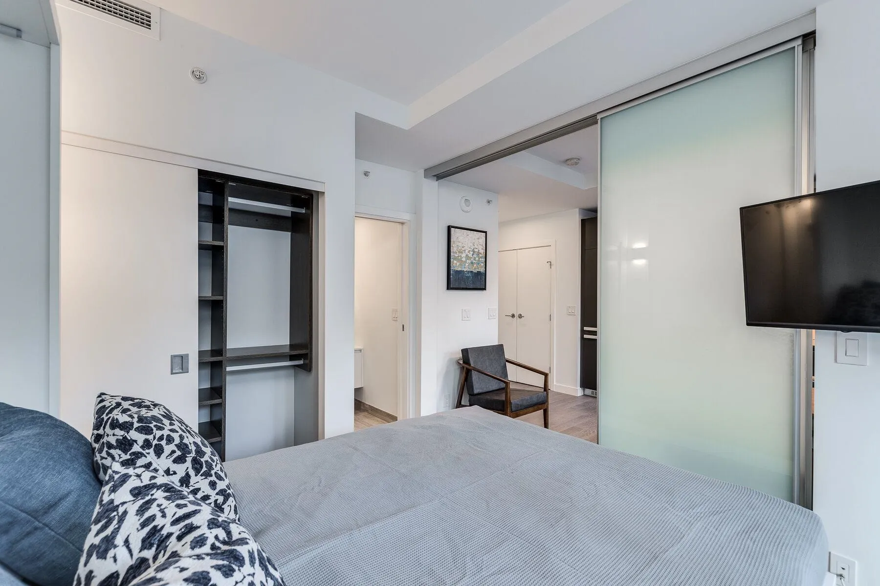 1480 Howe Street #203
